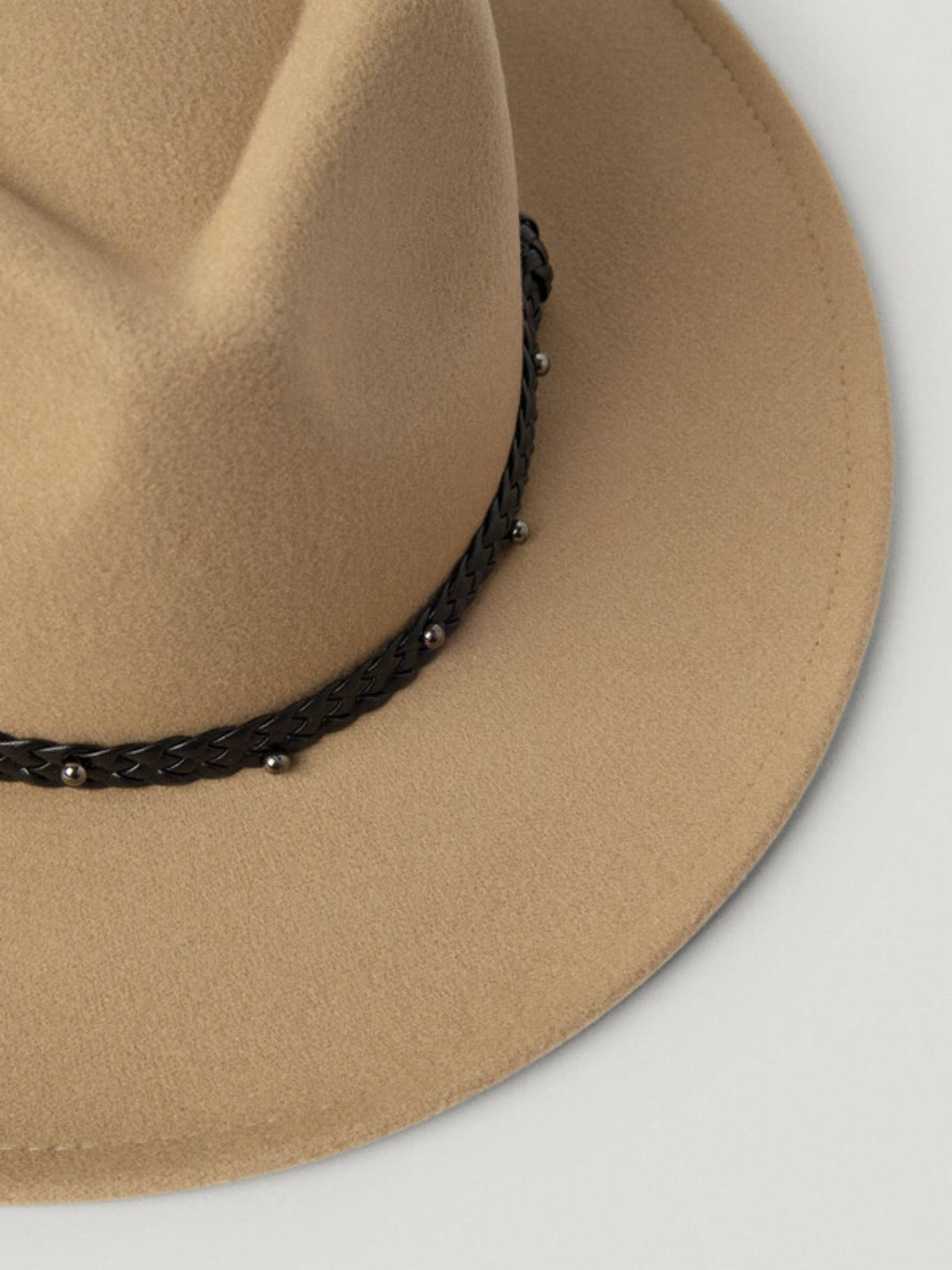 detail Pepe Jeans dámský hnědý klobouk