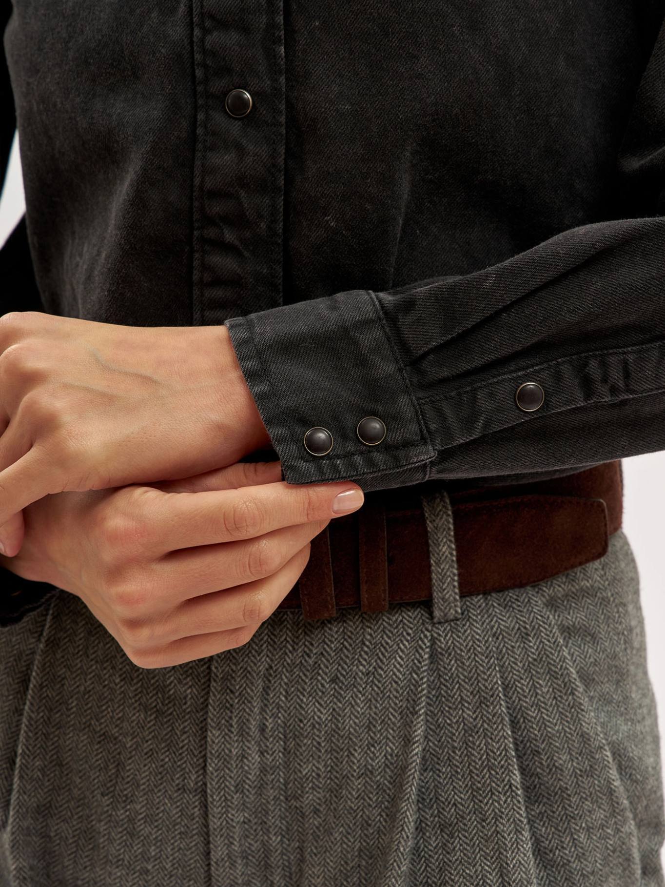 detail Pepe Jeans dámská černá košile