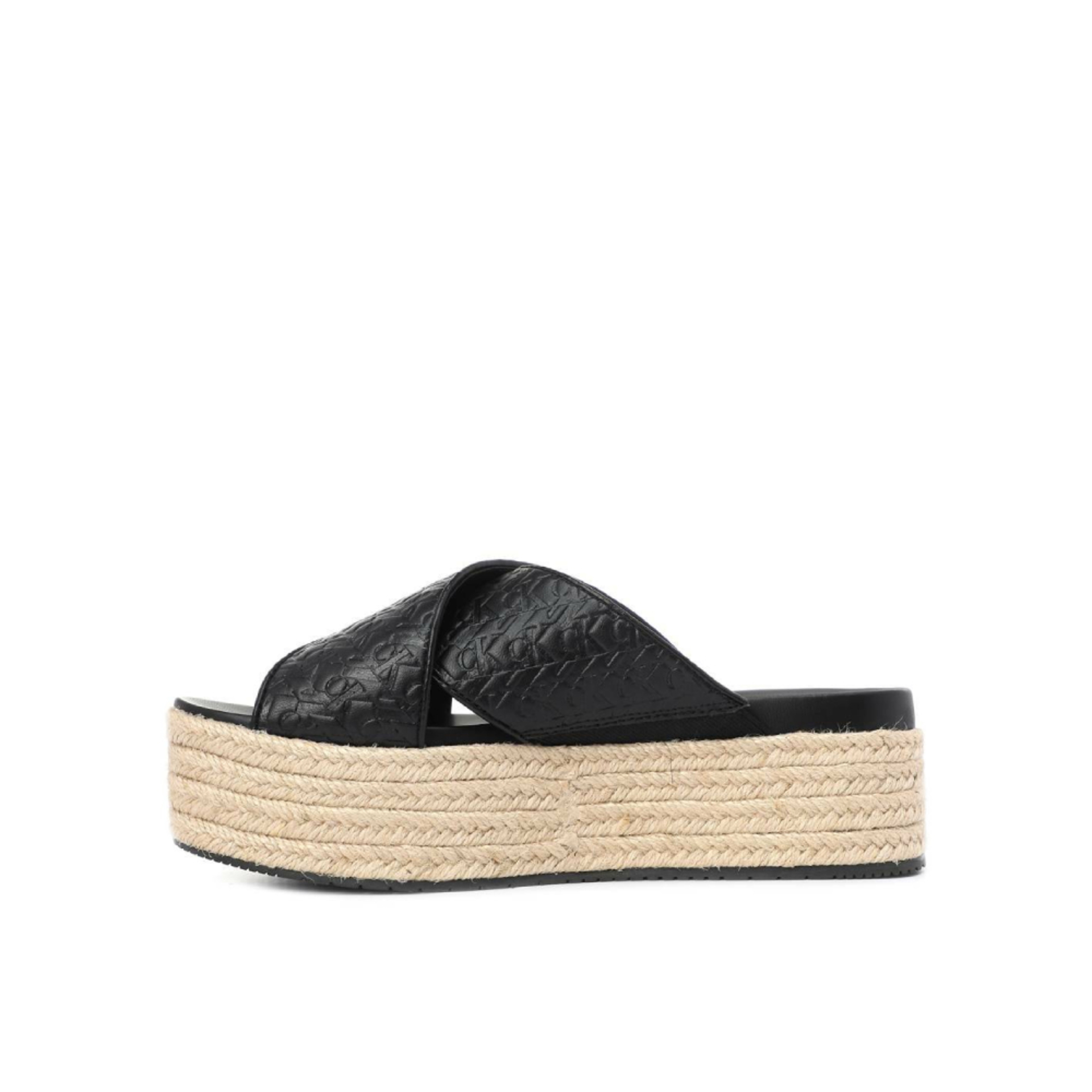 detail Calvin Klein dámské černé pantofle