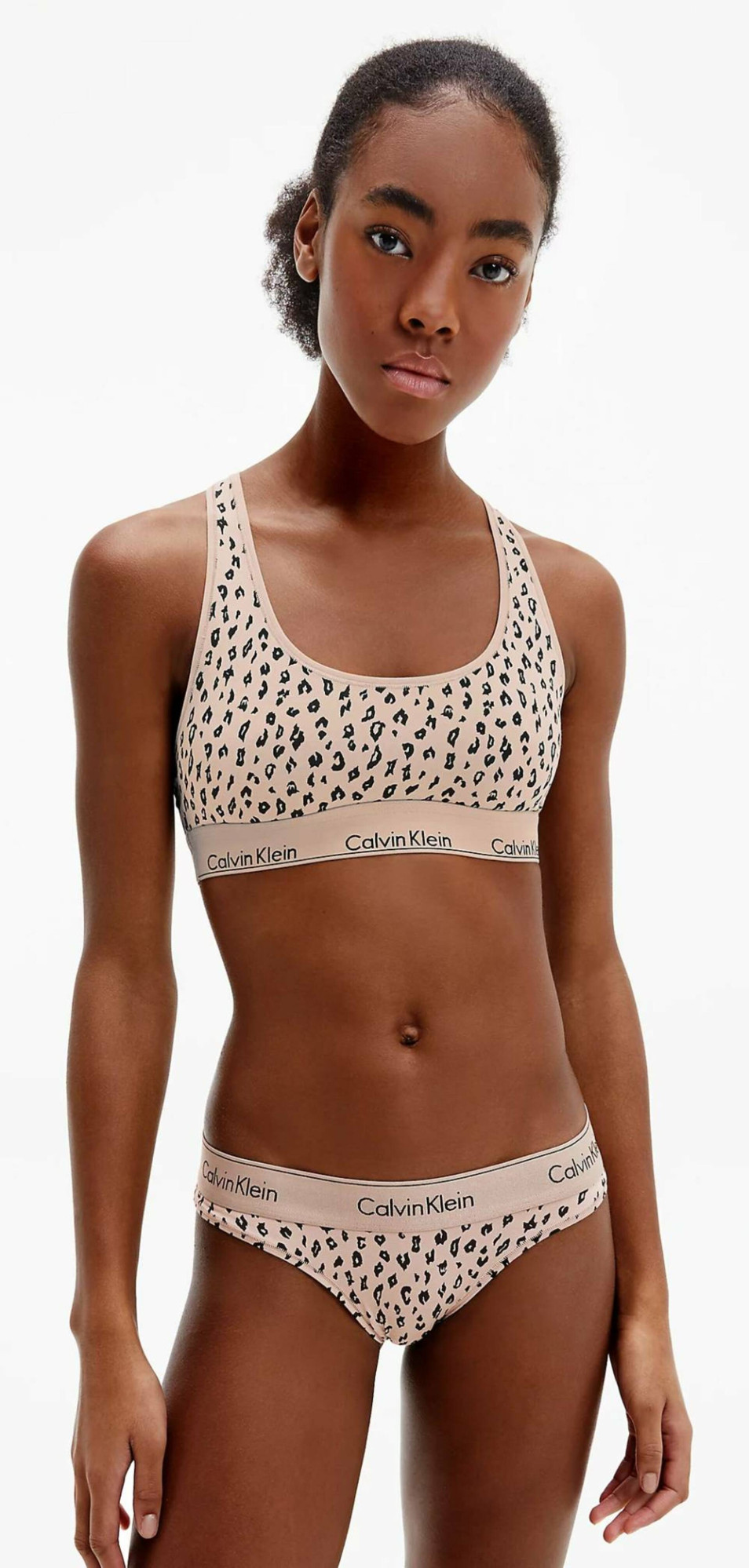 detail Calvin Klein dámská vzorovaná braletka