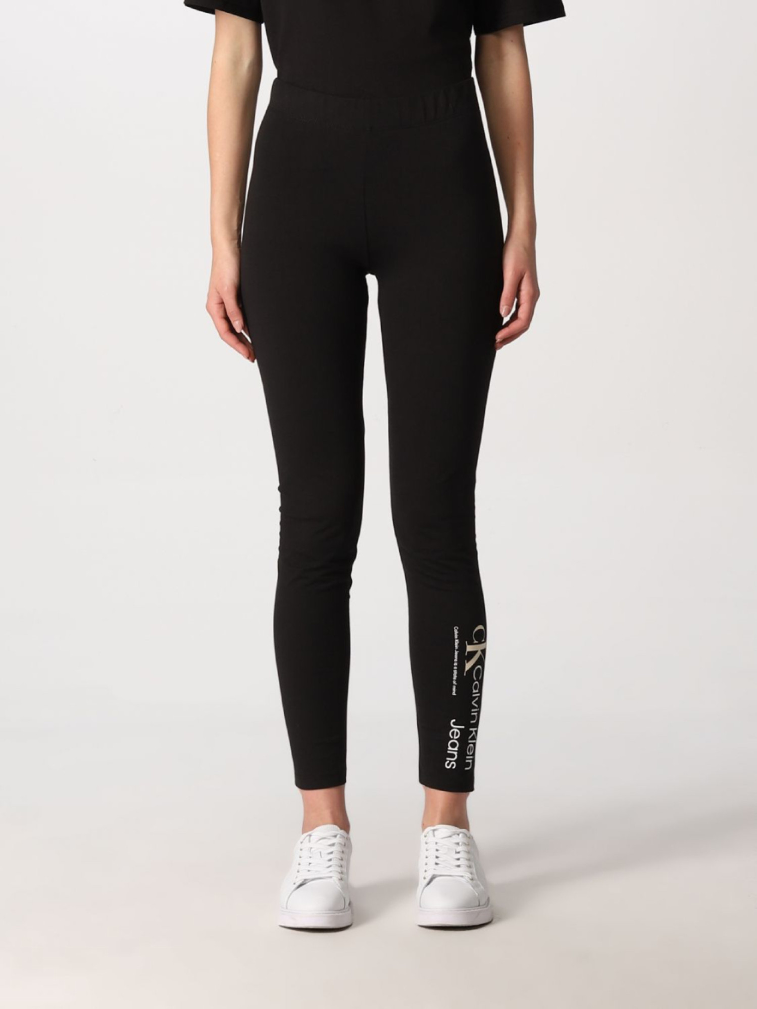 detail Calvin Klein dámské černé legíny