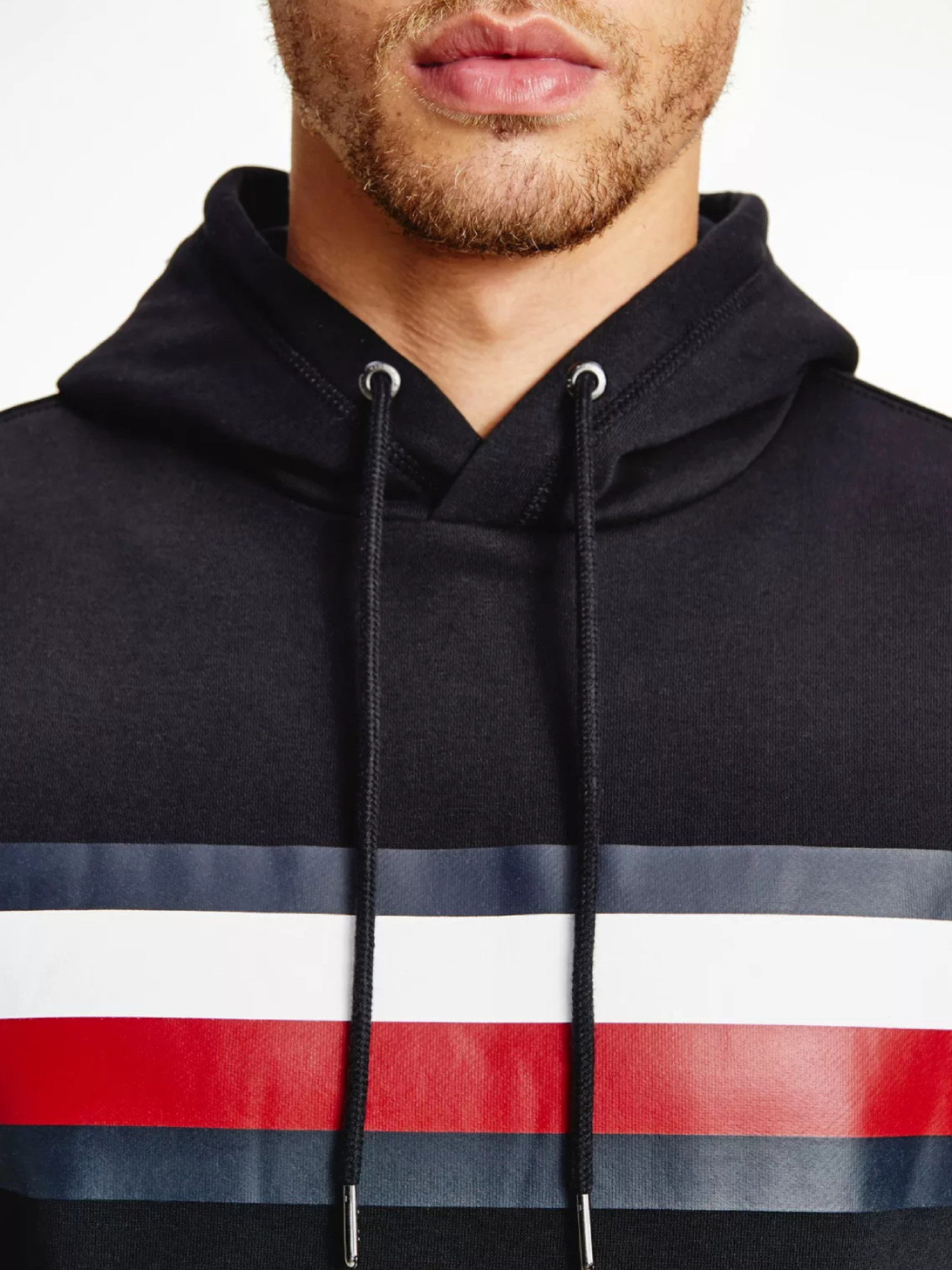 detail Tommy Hilfiger pánská černá mikina