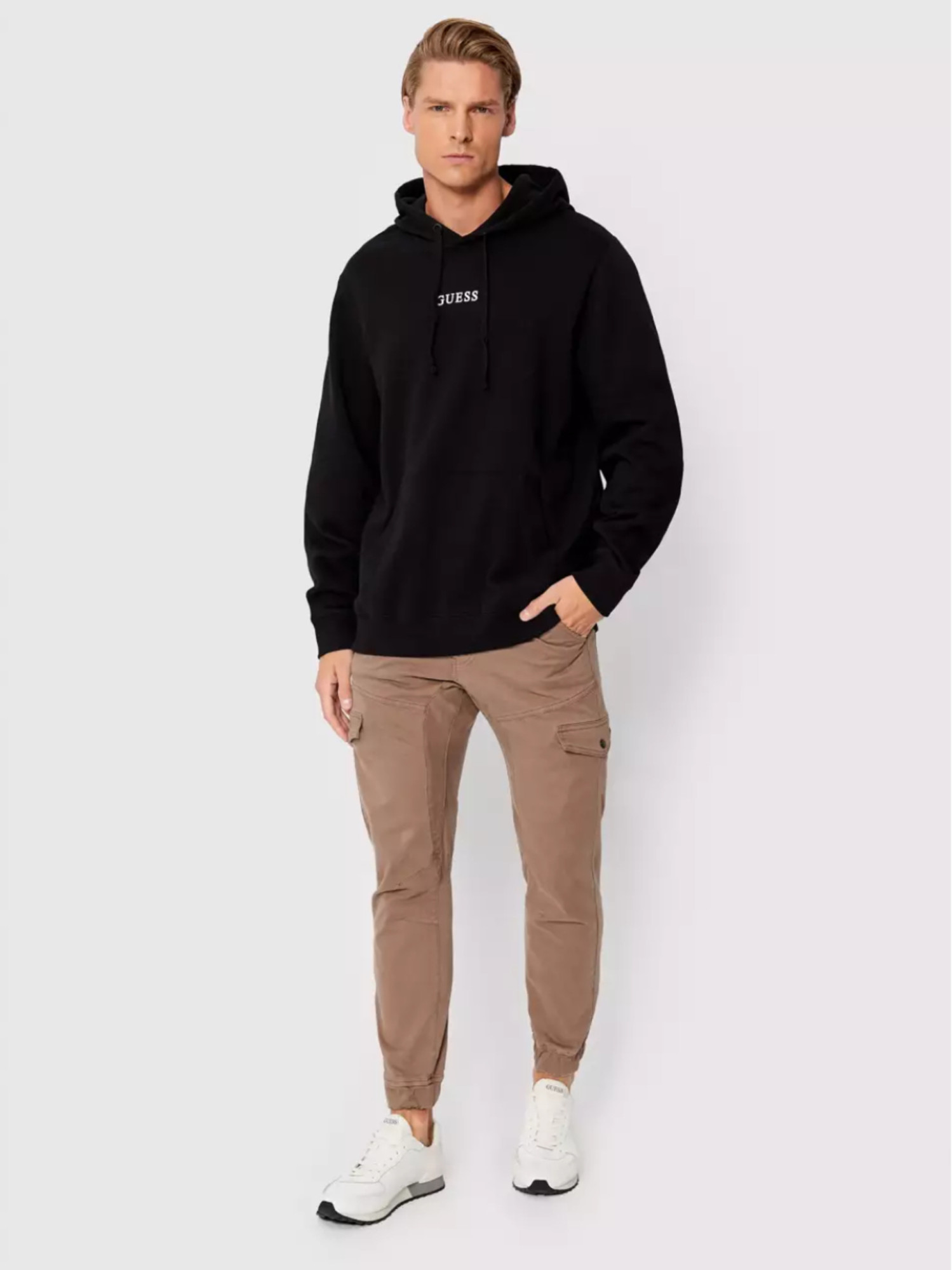 detail Guess pánská černá mikina