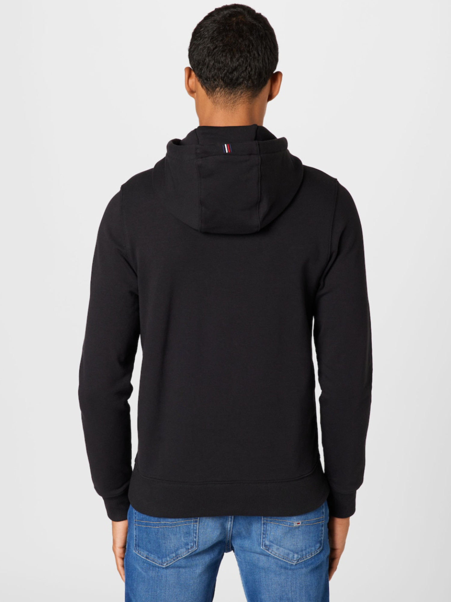 detail Tommy Hilfiger pánská černá mikina 1985 Hoody