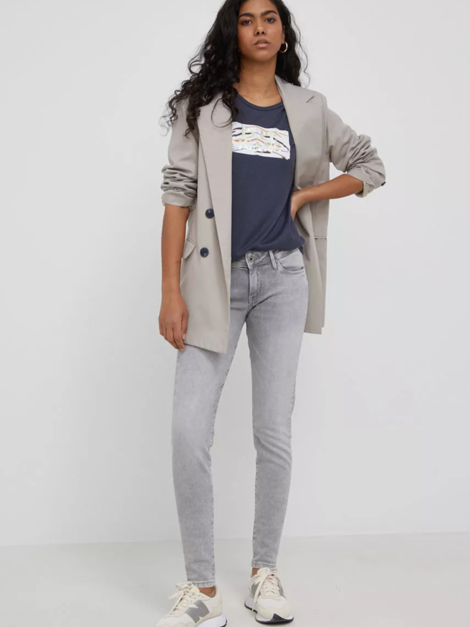 detail Pepe Jeans dámské tmavě modré tričko Caitlin