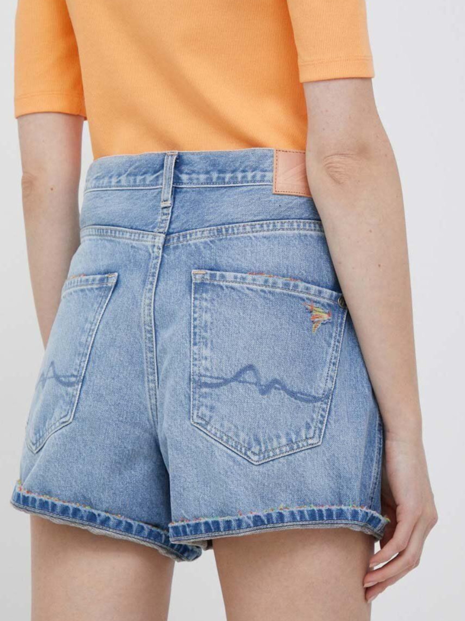 detail Pepe Jeans dámské modré džínové šortky