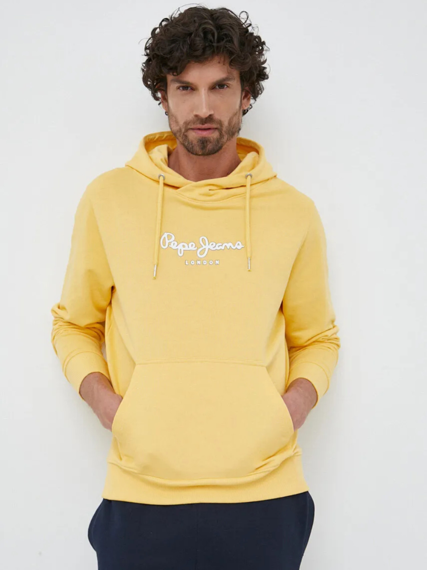 detail Pepe Jeans pánská žlutá mikina