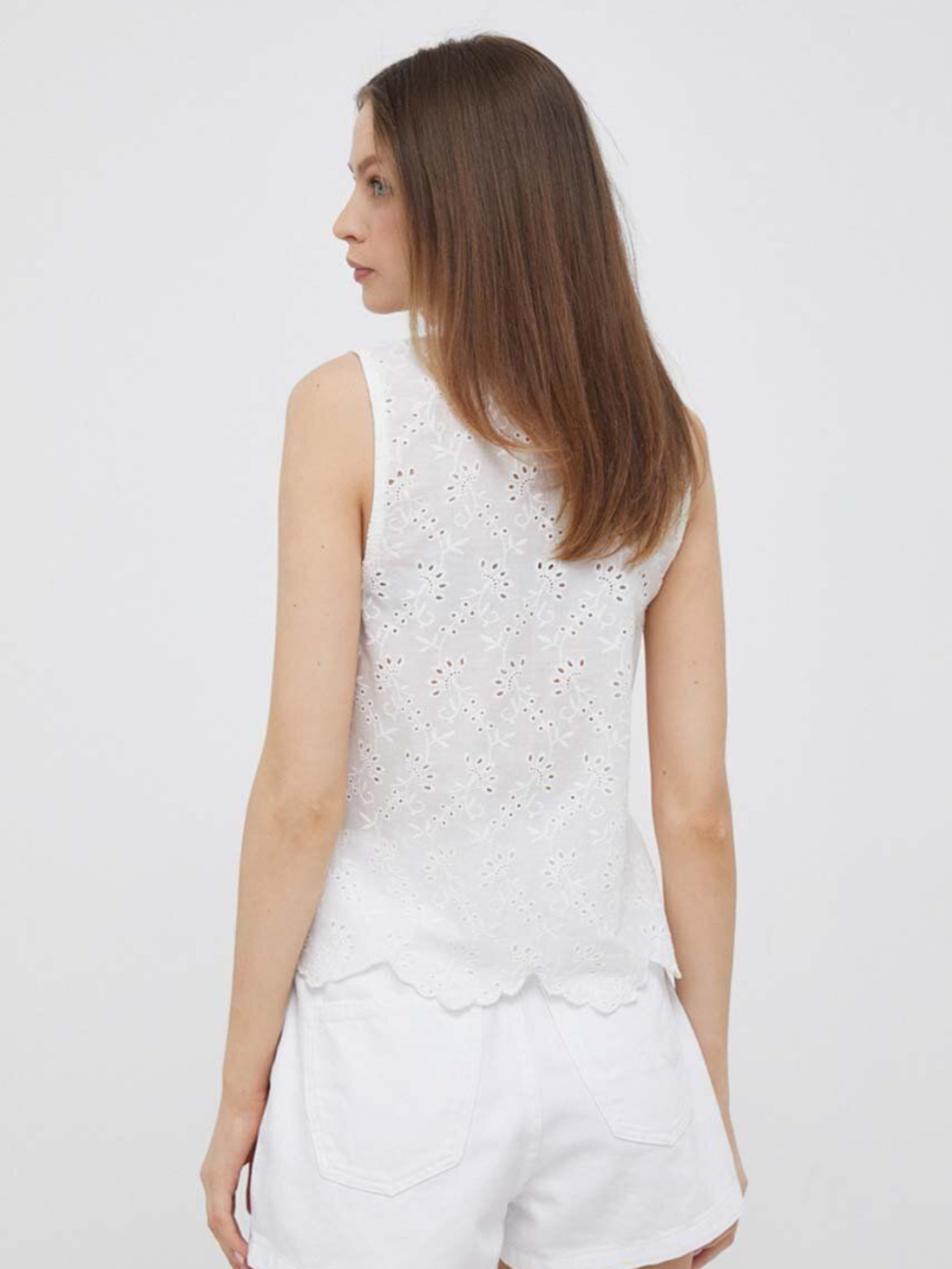 detail Pepe Jeans dámský bílý top