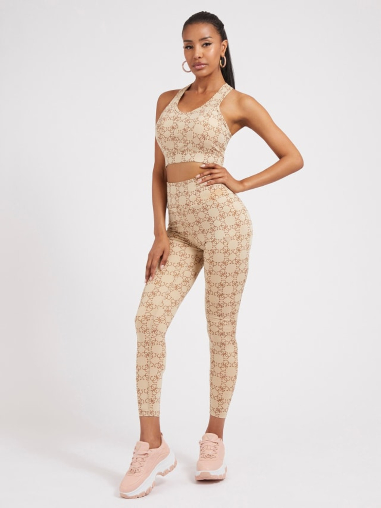 detail Guess dámský béžový top