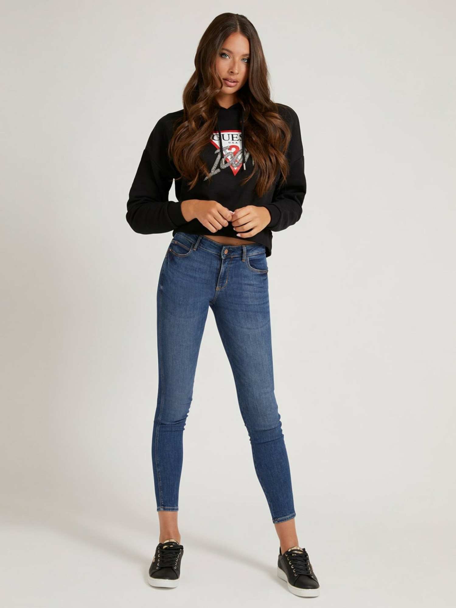 detail Guess dámské modré džíny