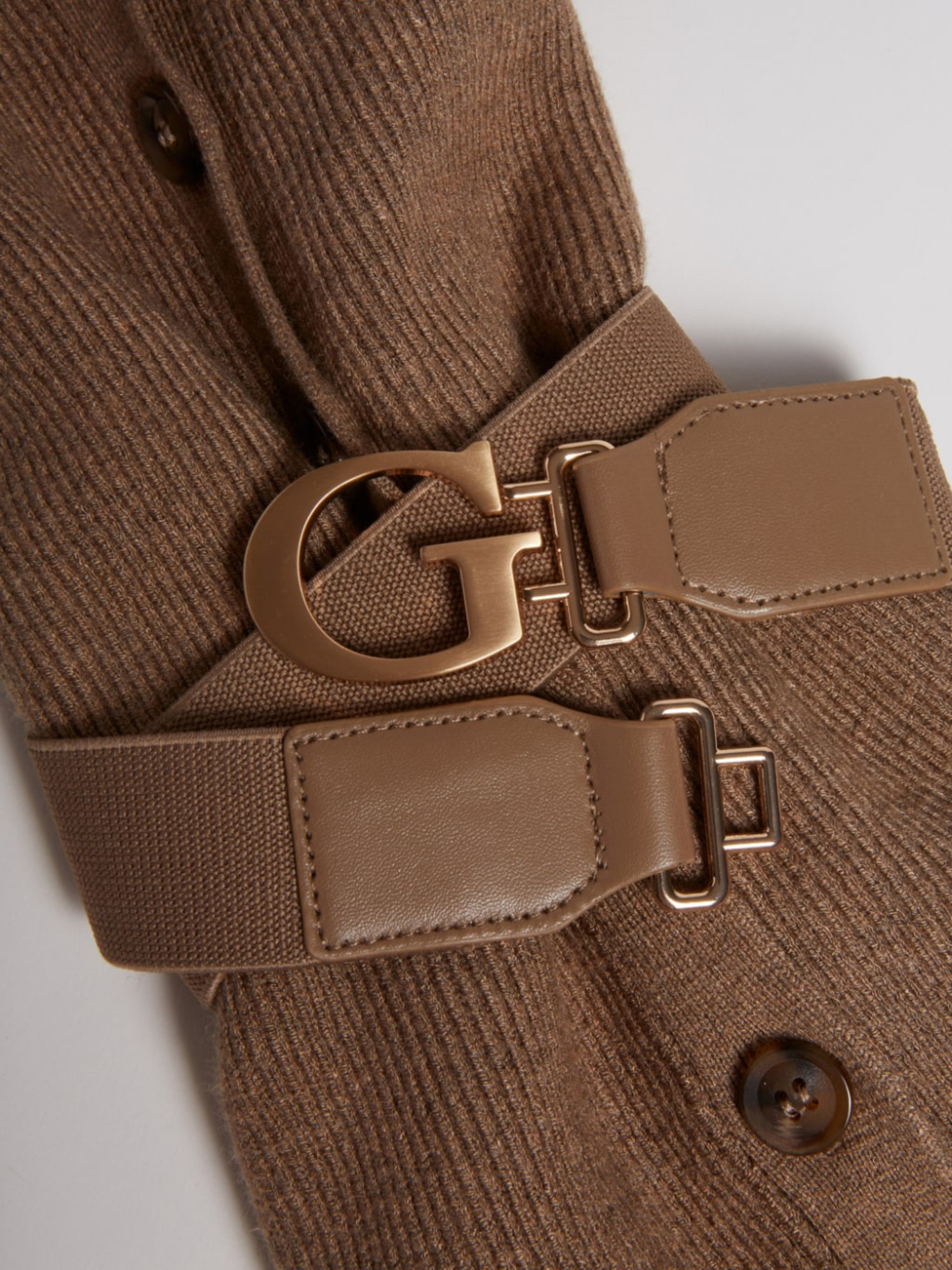 detail Guess dámské svetrové šaty