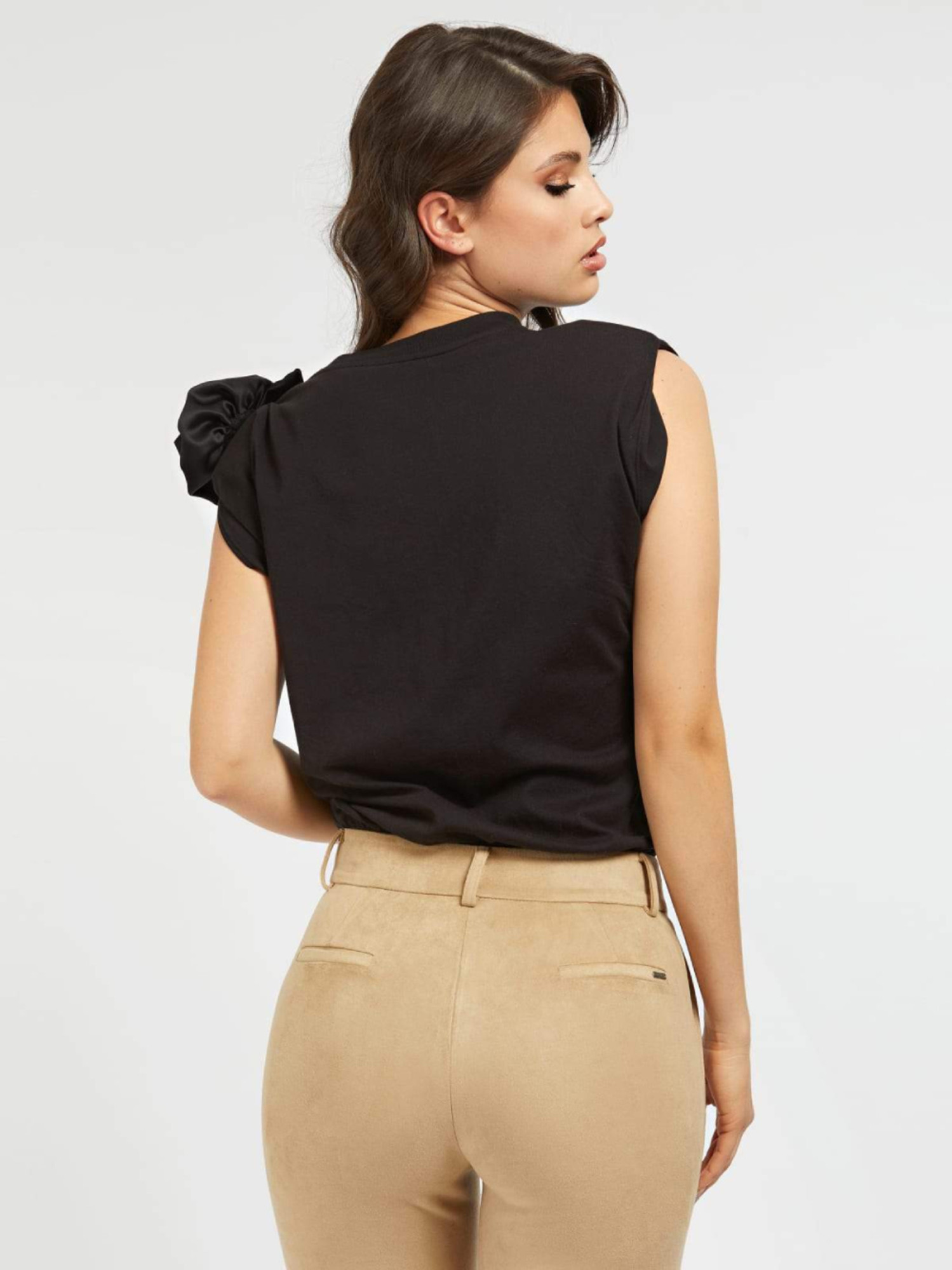 detail Guess dámské černé body