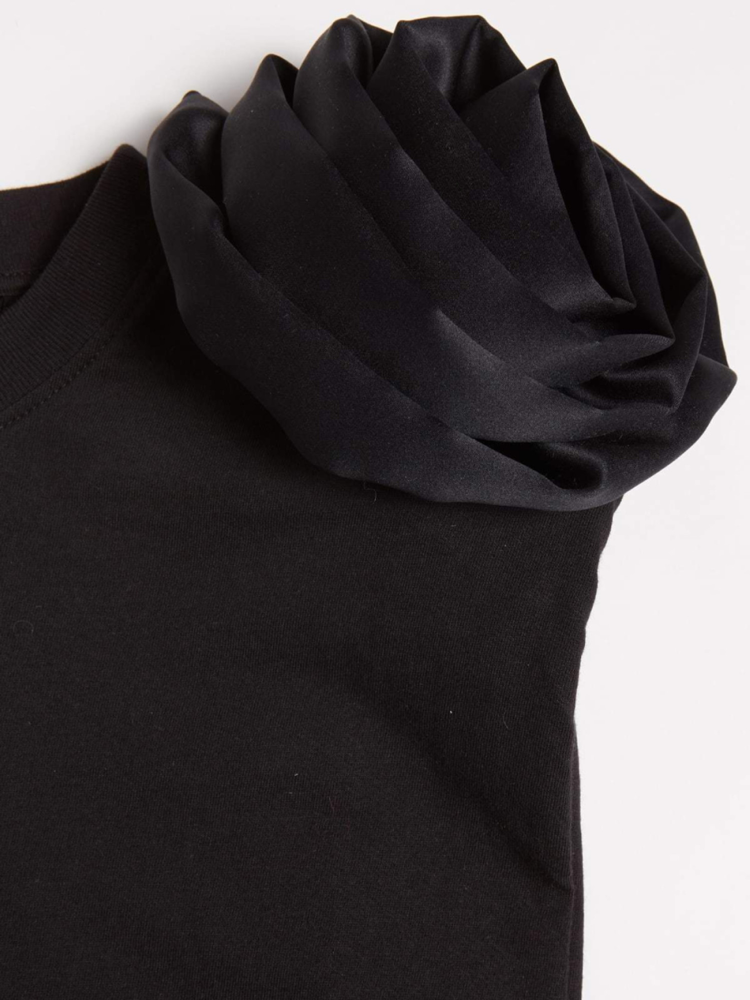 detail Guess dámské černé body