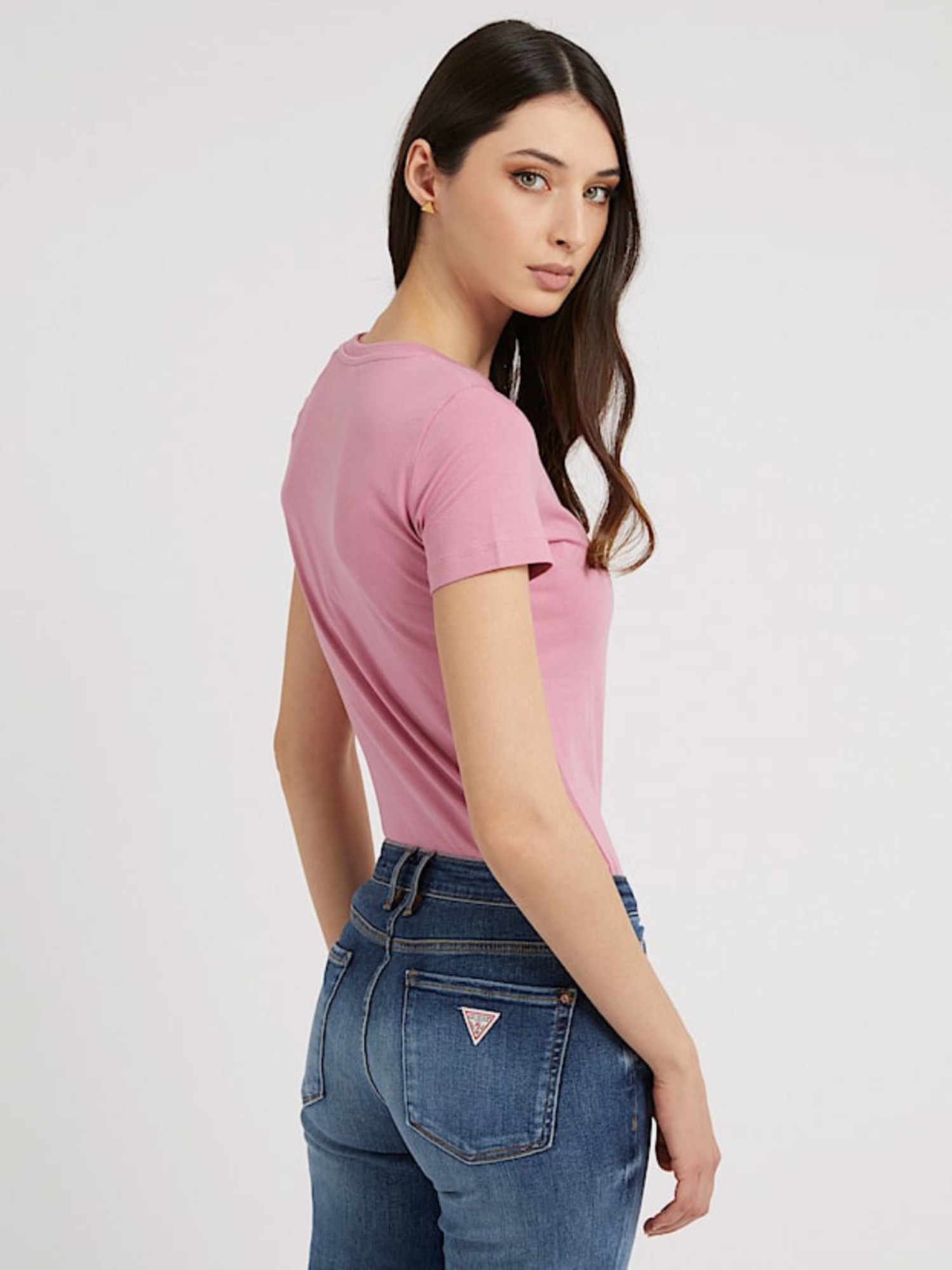detail Guess dámské růžové tričko