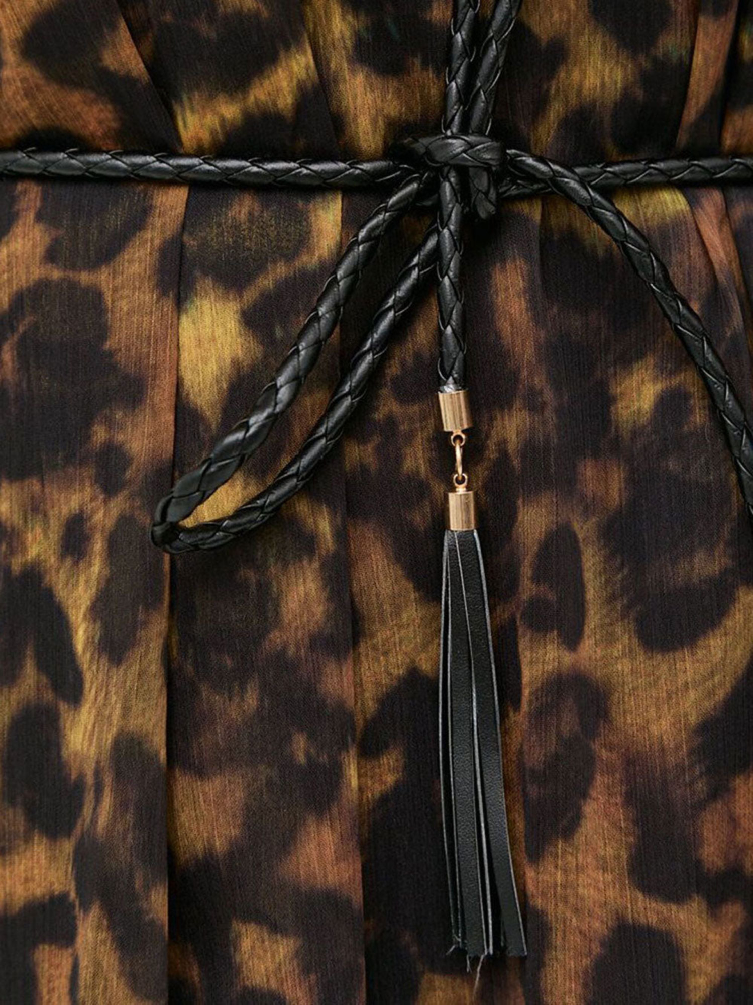 detail Guess dámské šaty se zvířecím vzorem