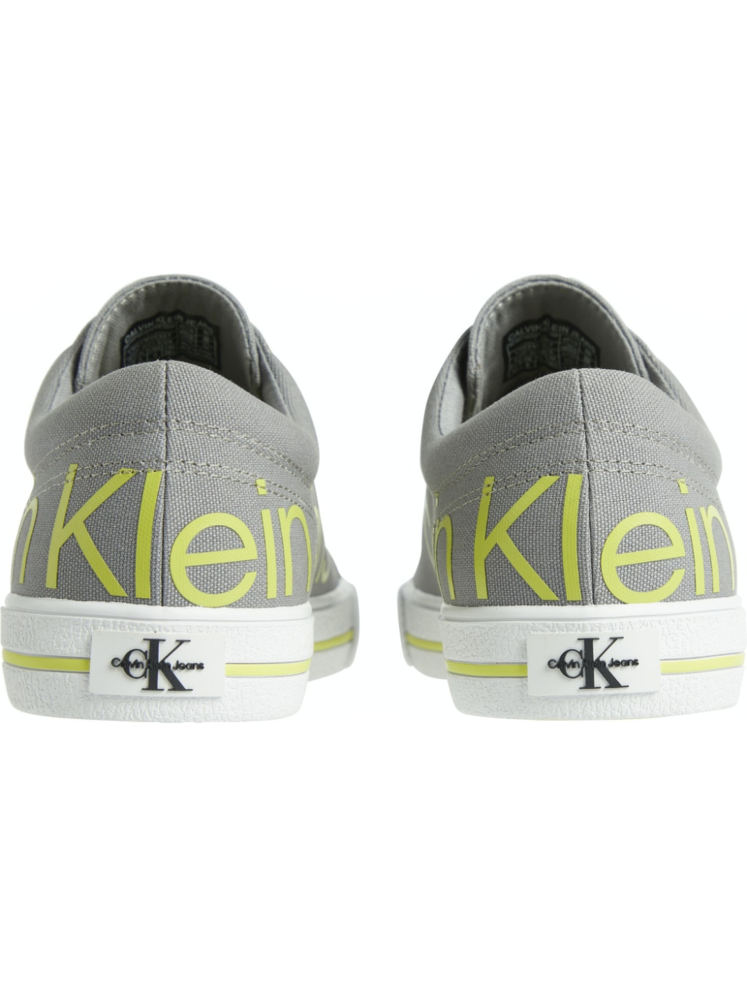detail Calvin Klein pánské šedé tenisky