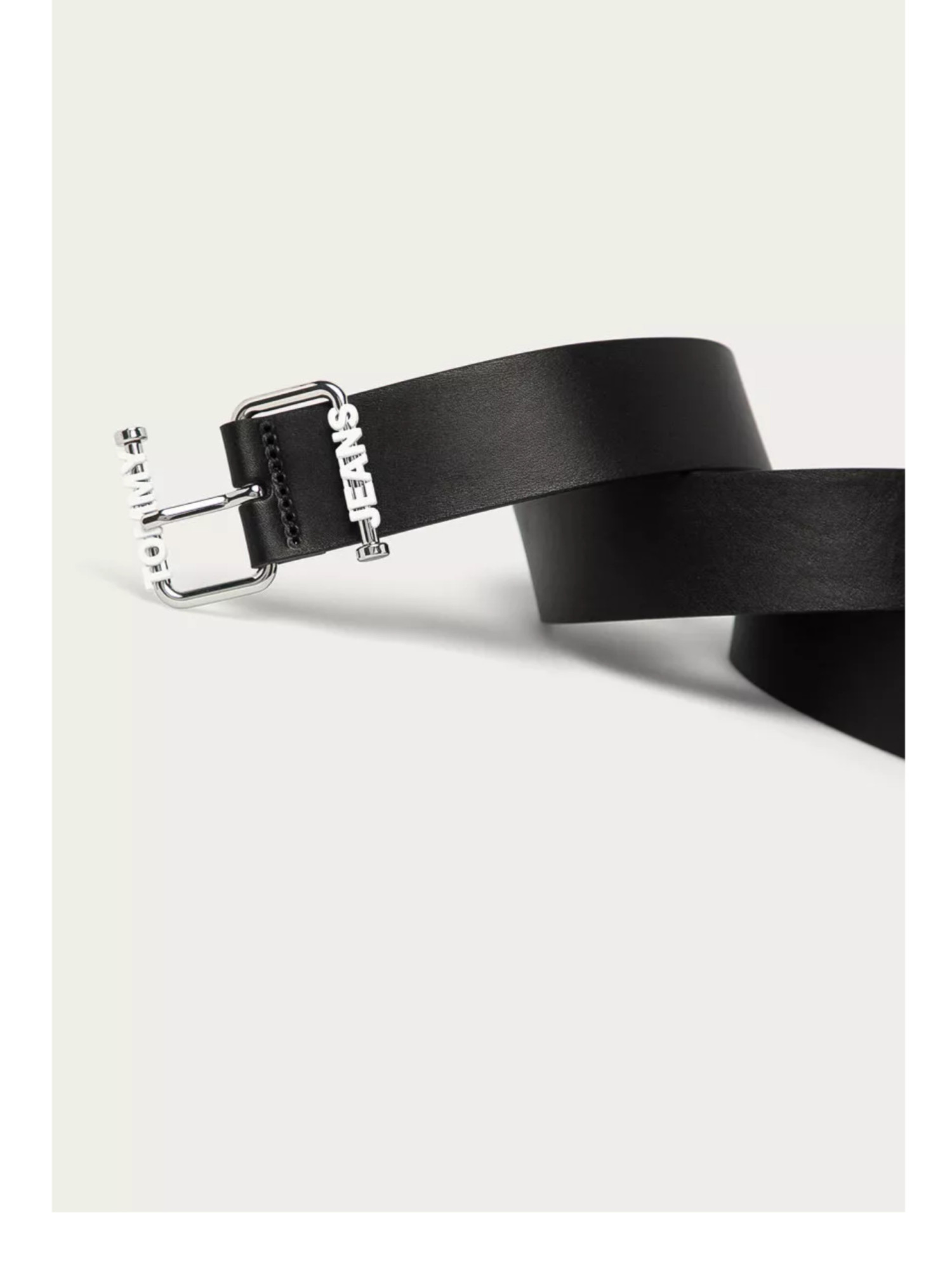 detail Tommy Jeans dámský černý kožený pásek