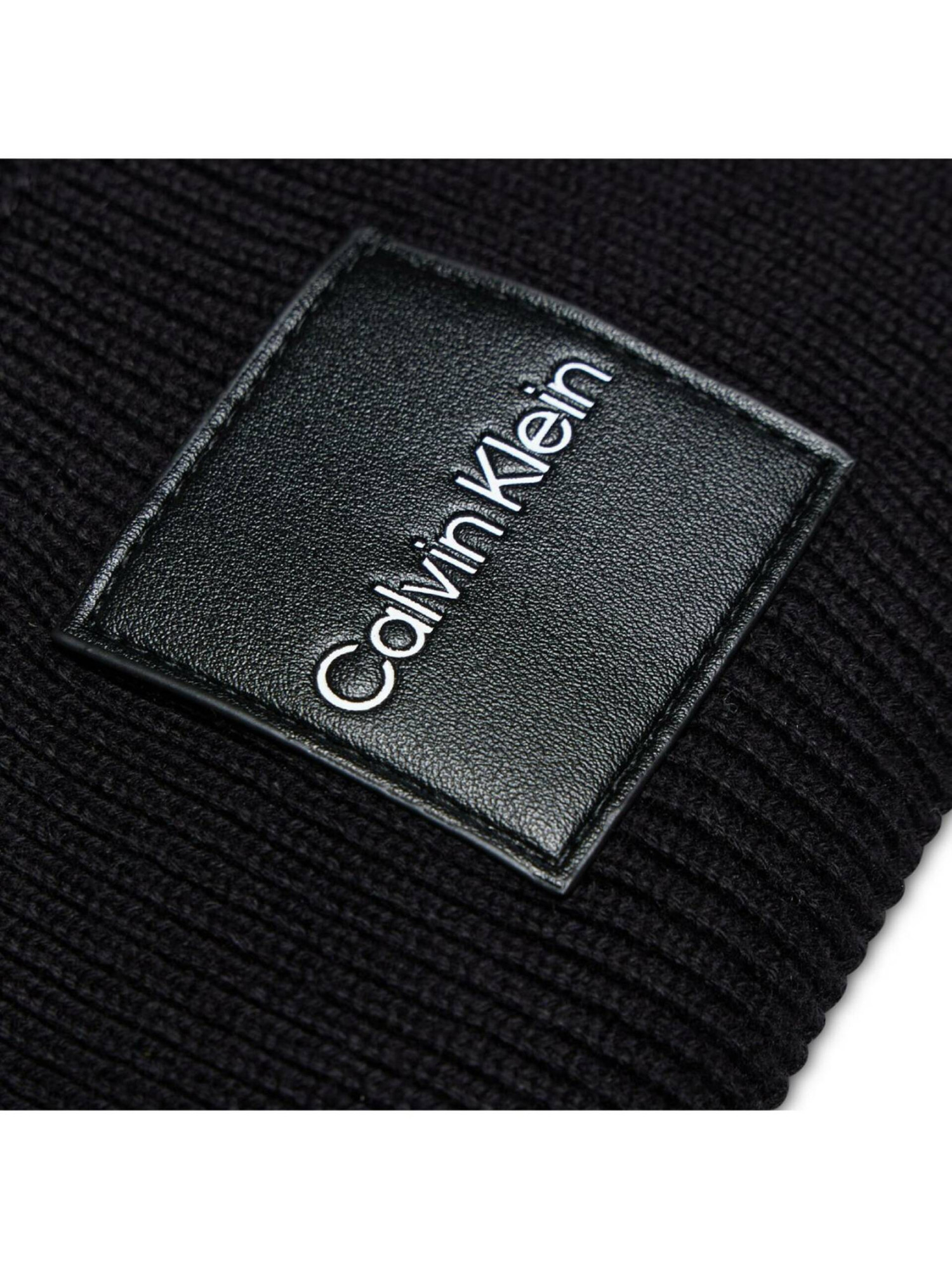 detail Calvin Klein pánská černá čepice