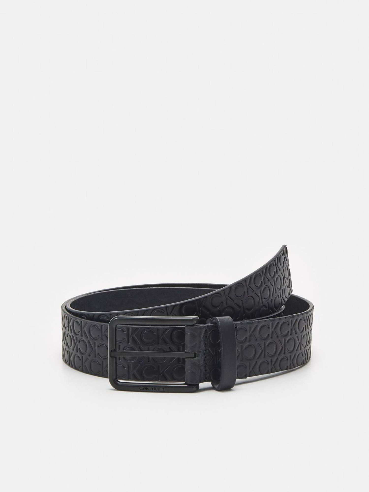 detail Calvin Klein pánský černý pásek