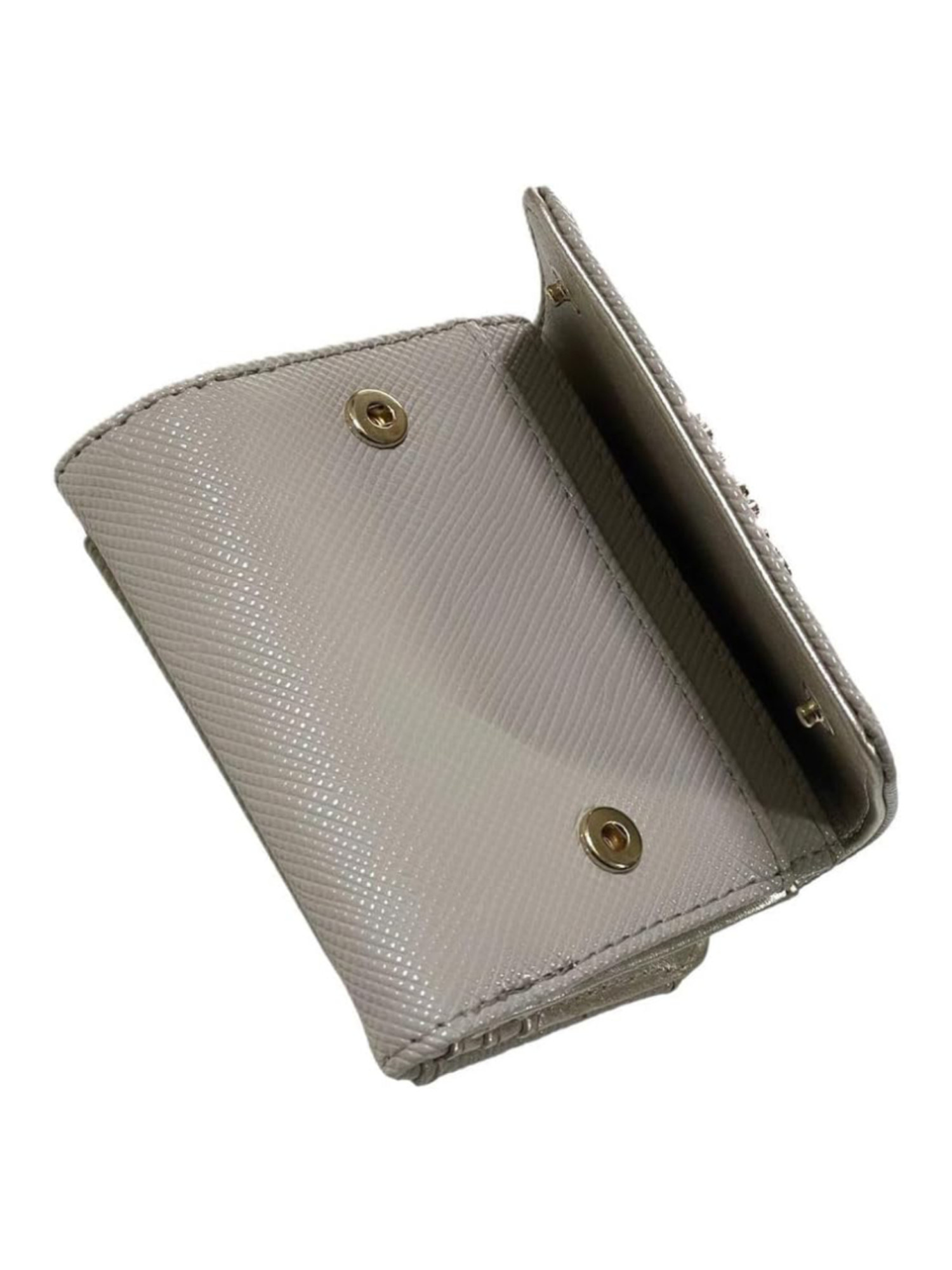 detail Guess dámská béžová peněženka