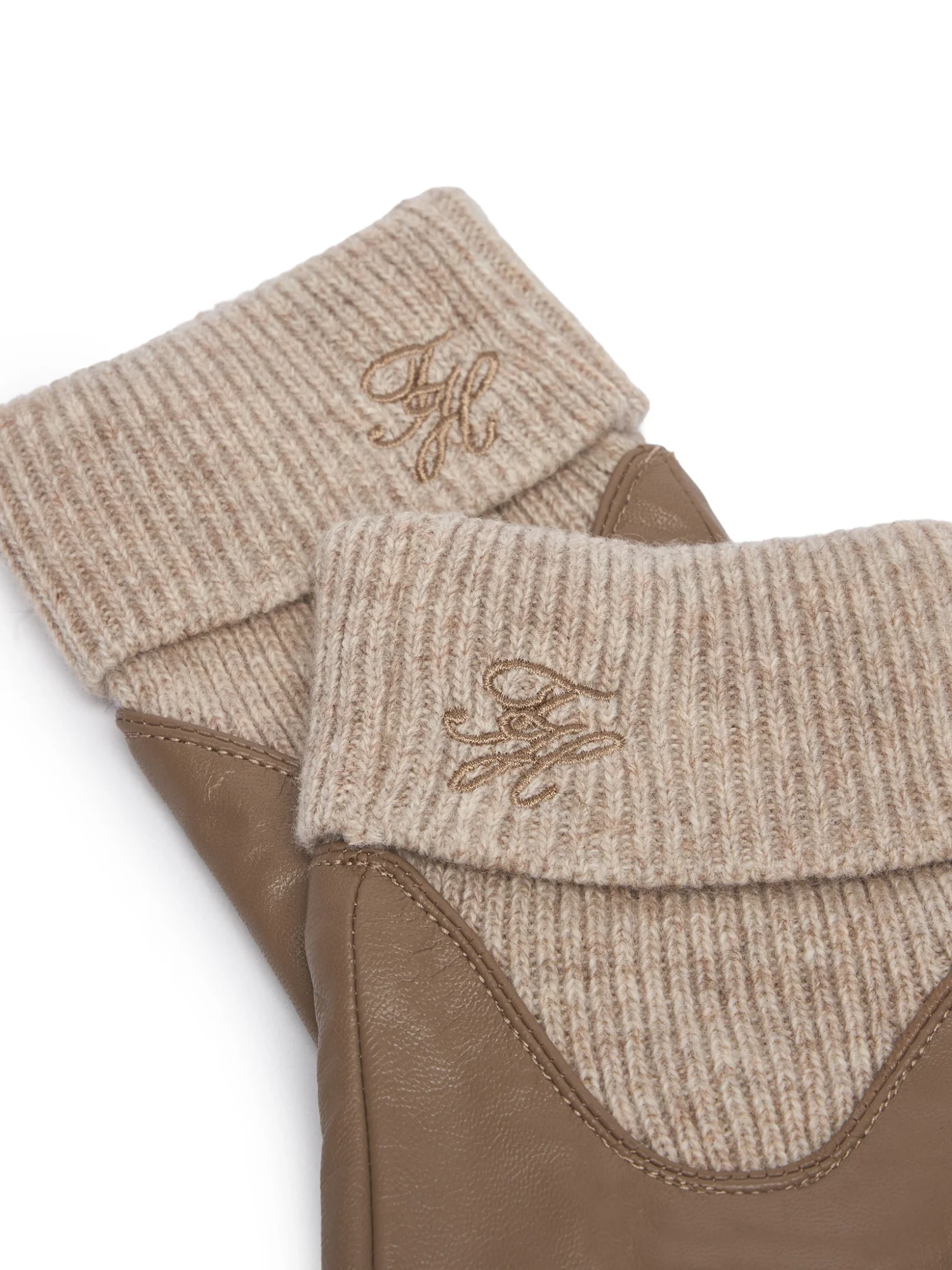 detail Tommy Hilfiger dámské béžové rukavice