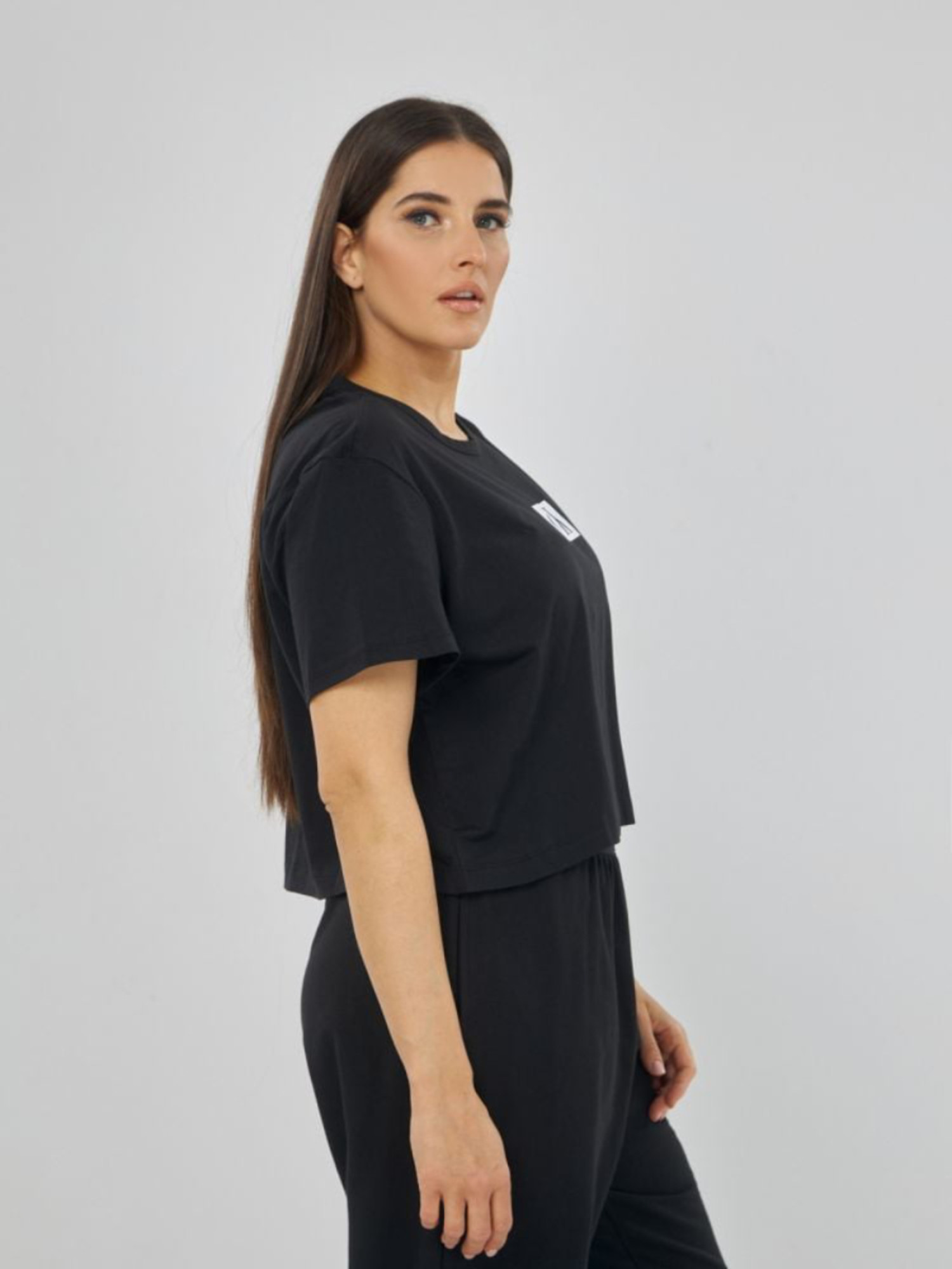 detail Calvin Klein dámské černé tričko