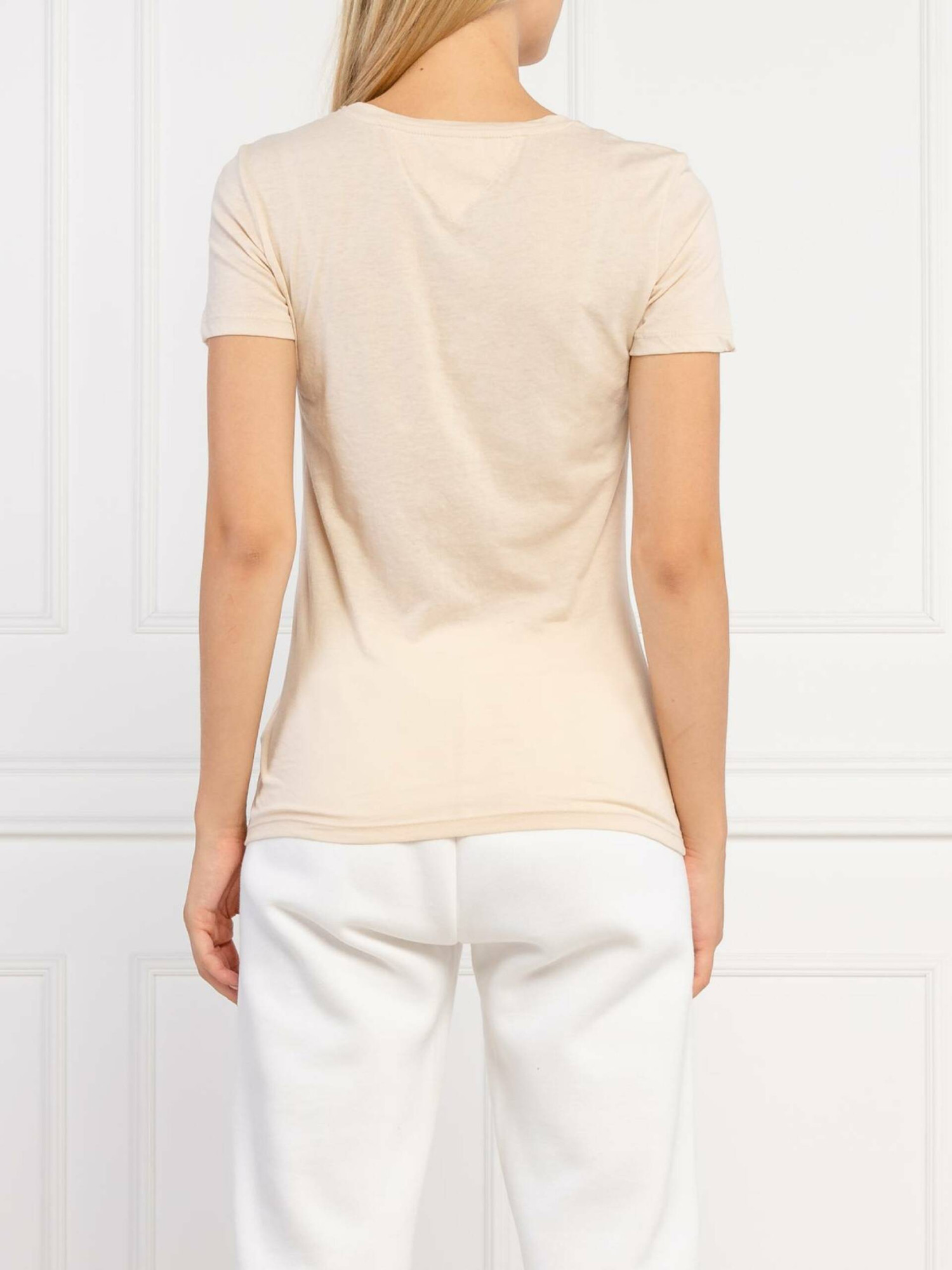 detail Tommy Jeans dámské béžové triko