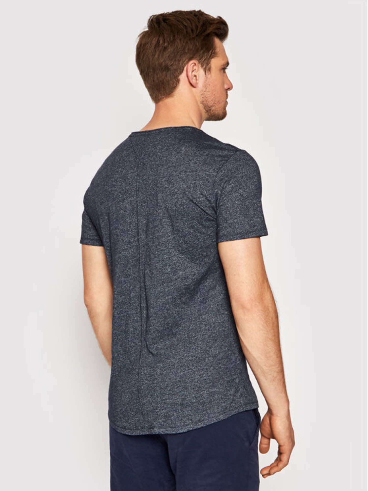 detail Tommy Jeans pánské modré triko SLIM JASPE