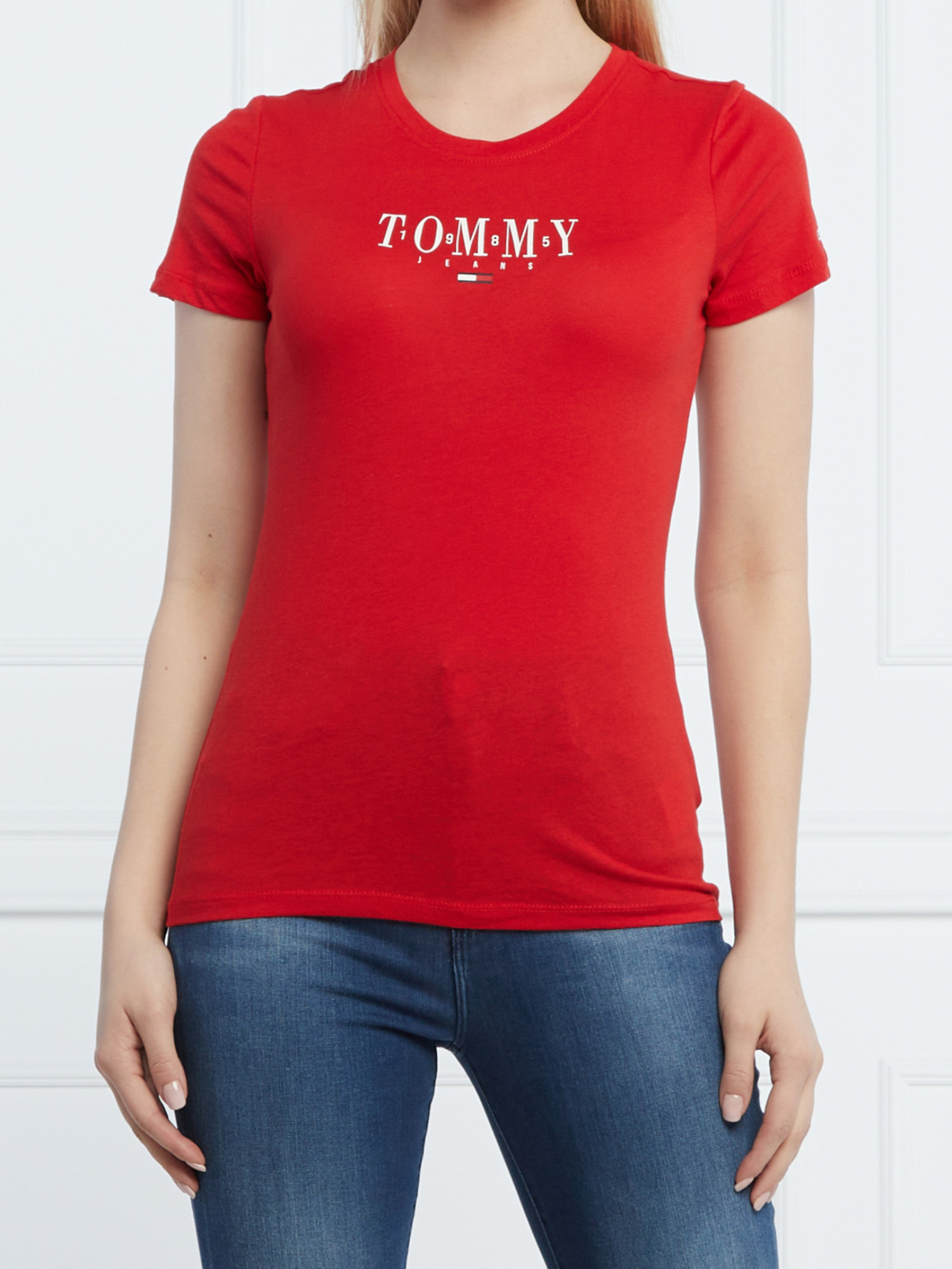detail Tommy Jeans dámské červené tričko