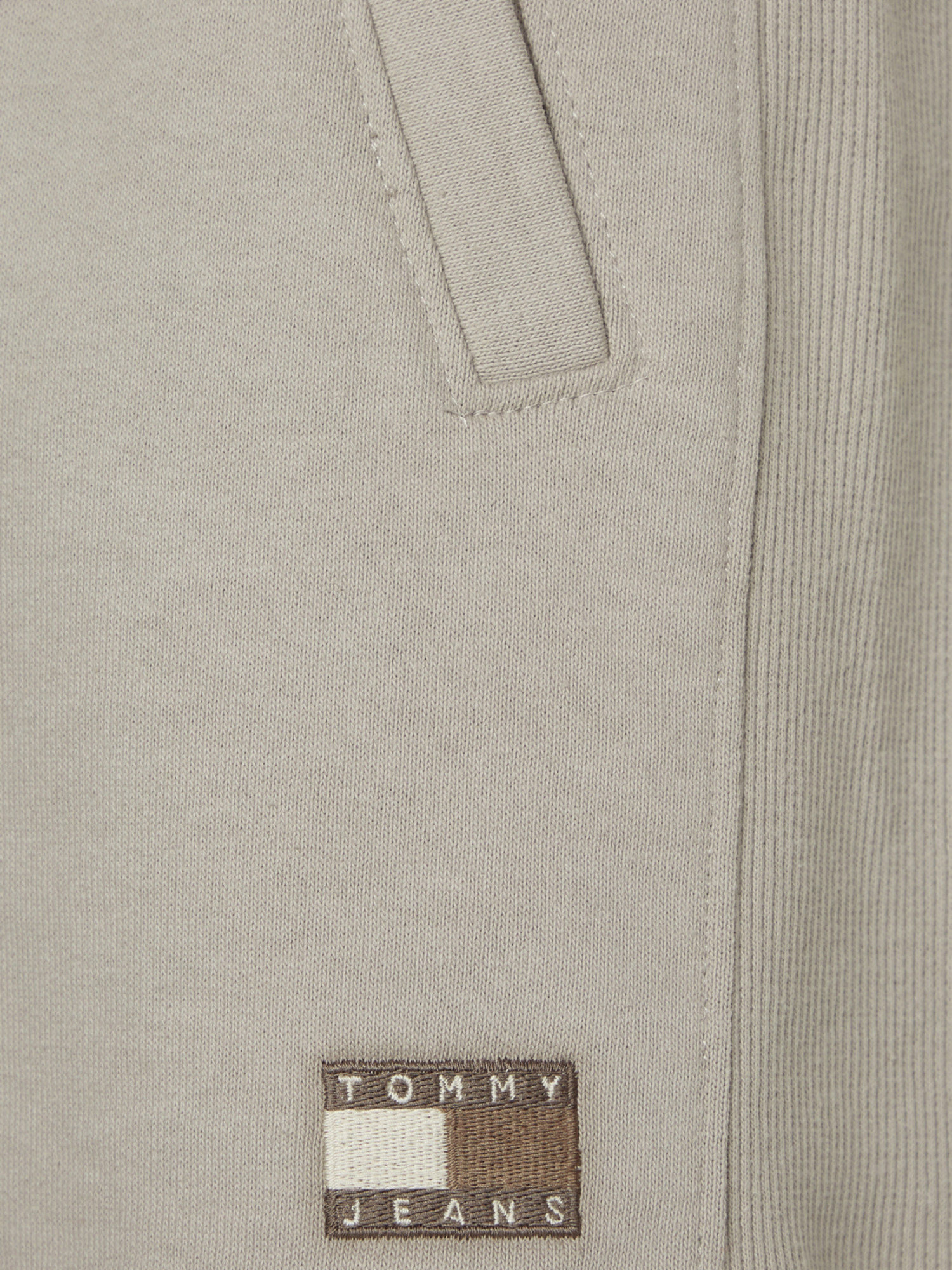 detail Tommy Jeans dámské béžové šortky