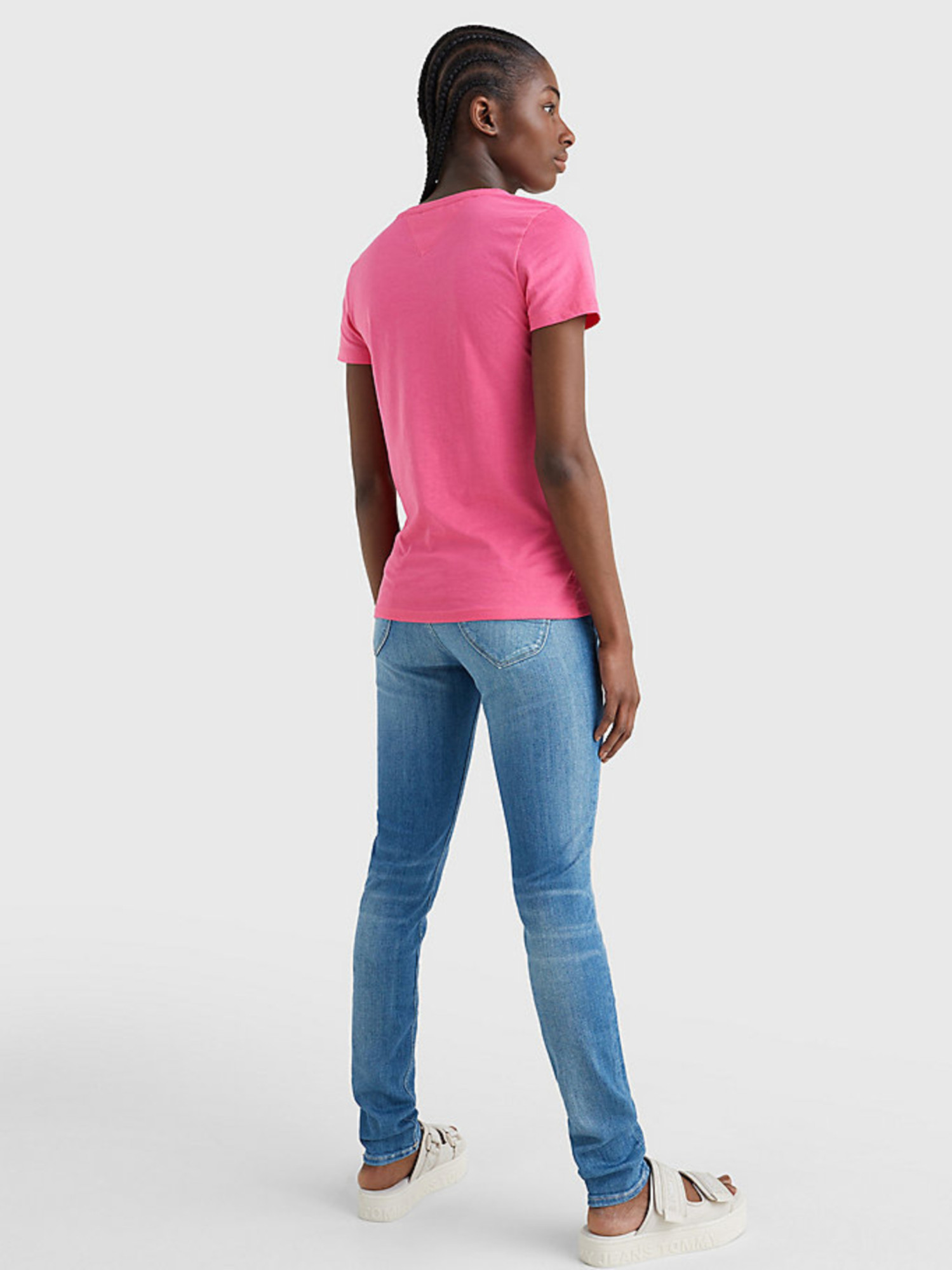 detail Tommy Jeans dámské růžové triko