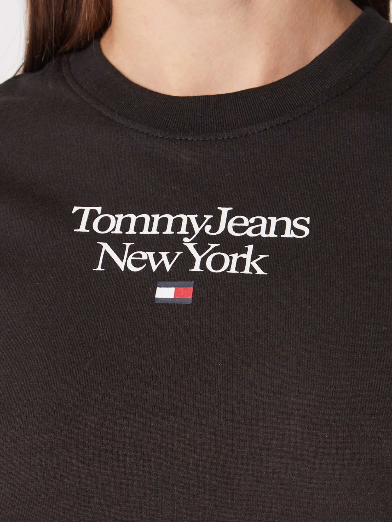 detail Tommy Jeans dámské černé tričko ESSENTIAL LOGO