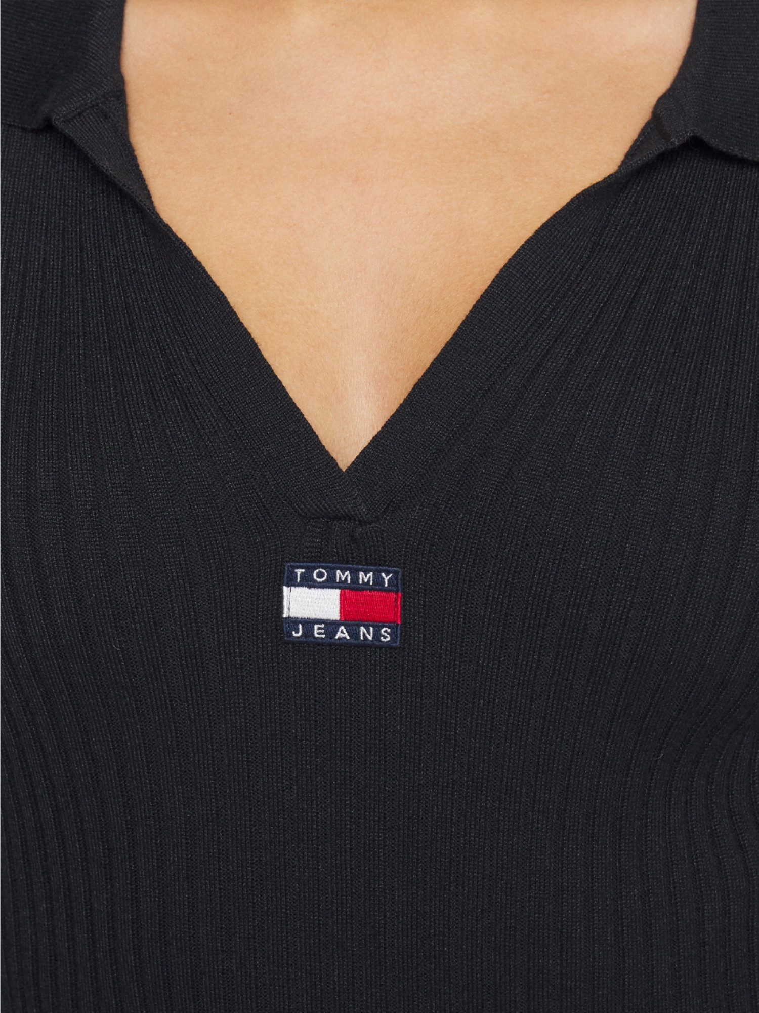 detail Tommy Jeans dámské černé šaty