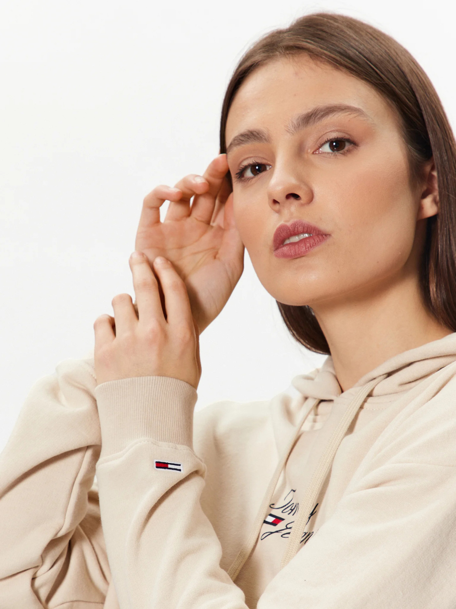 detail Tommy Jeans dámská béžová mikina