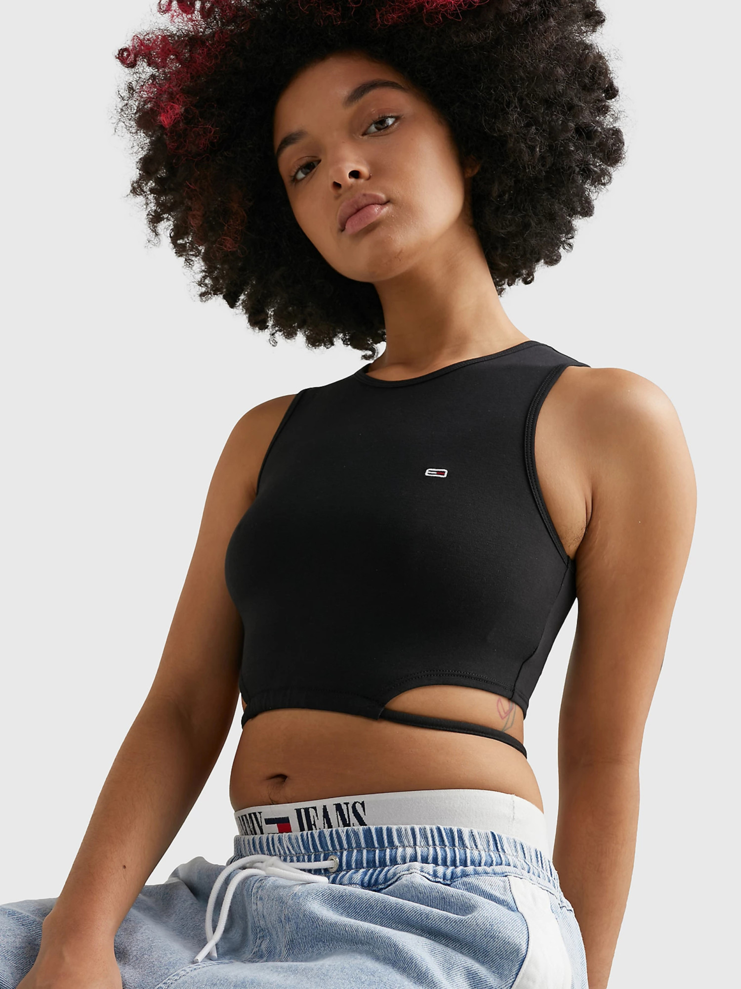 detail Tommy Jeans dámský černý top