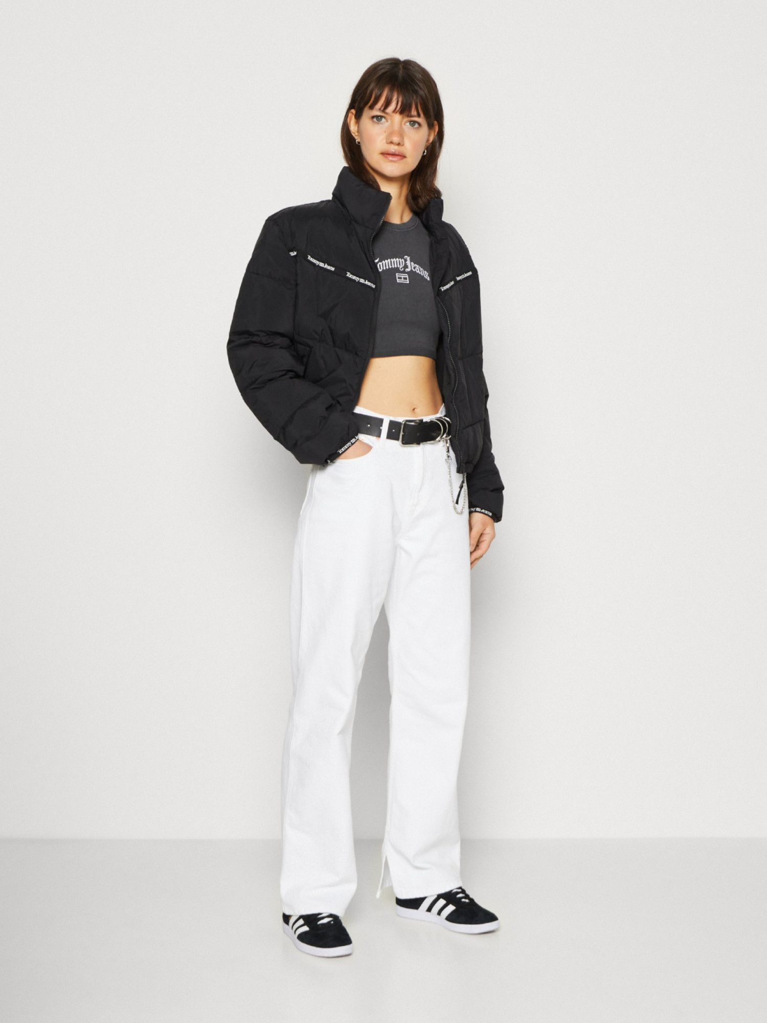 detail Tommy Jeans dámská černá bunda