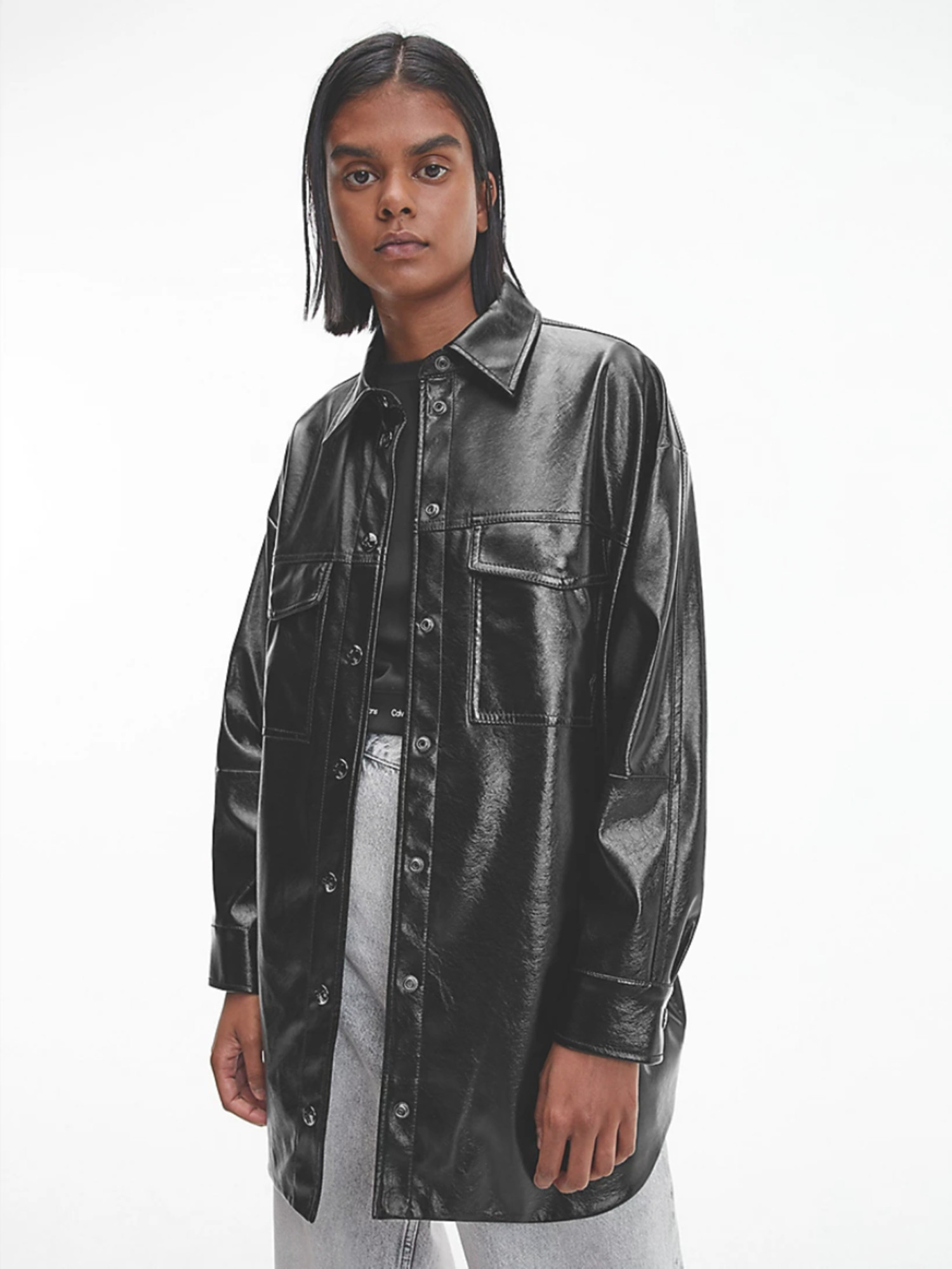 detail Calvin Klein dámská černá oversized košile