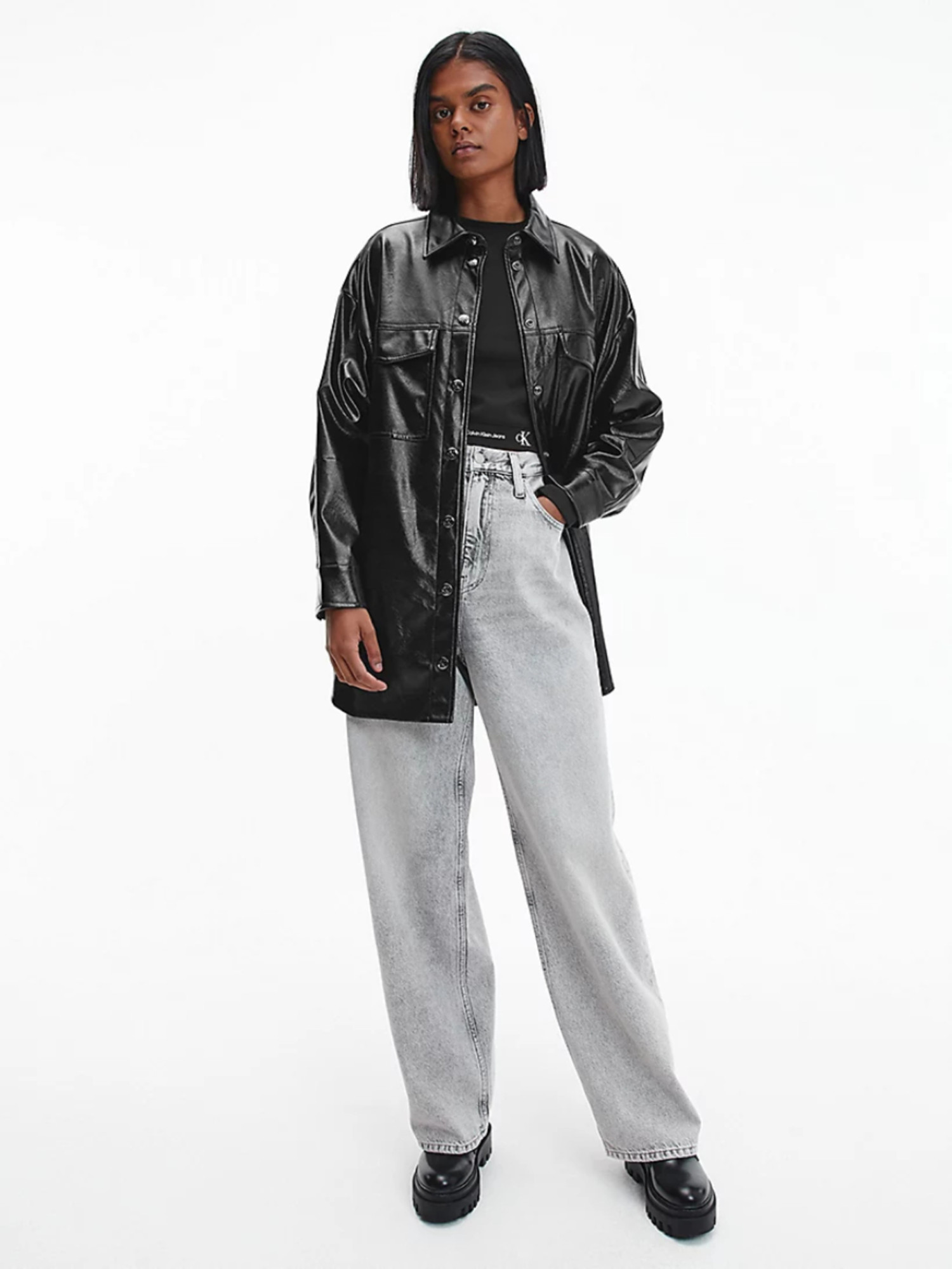 detail Calvin Klein dámská černá oversized košile