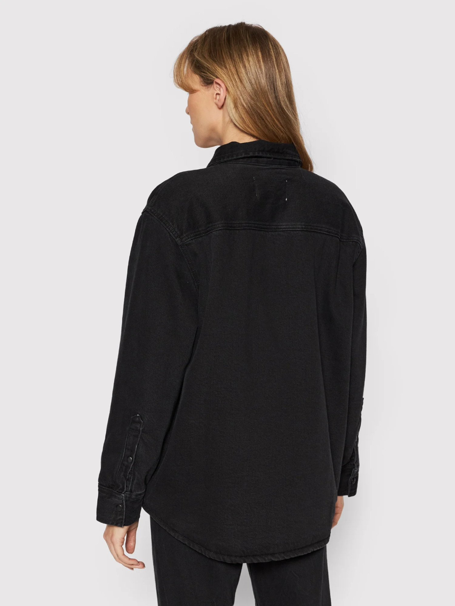 detail Calvin Klein dámská černá džínová bunda