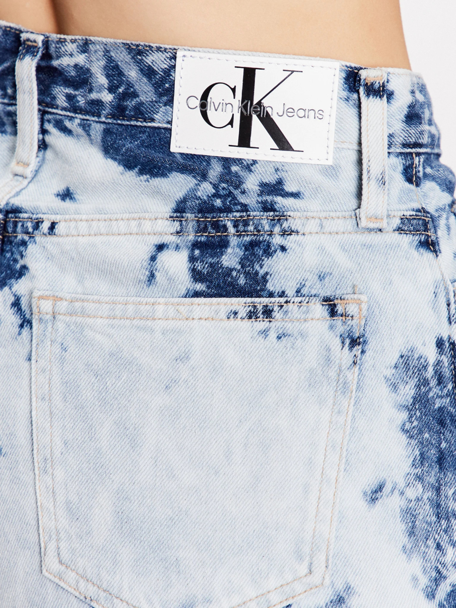 detail Calvin Klein dámské džínové šortky