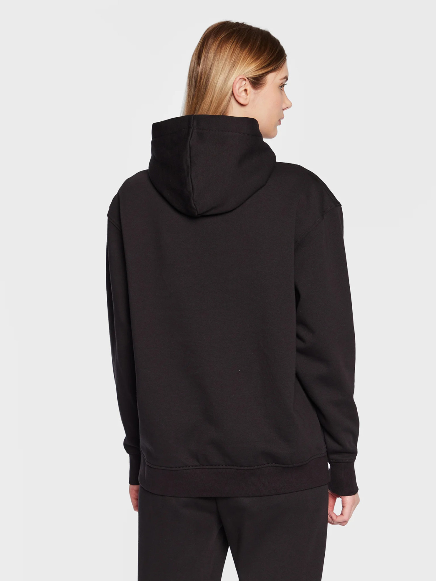 detail Calvin Klein dámská černá mikina