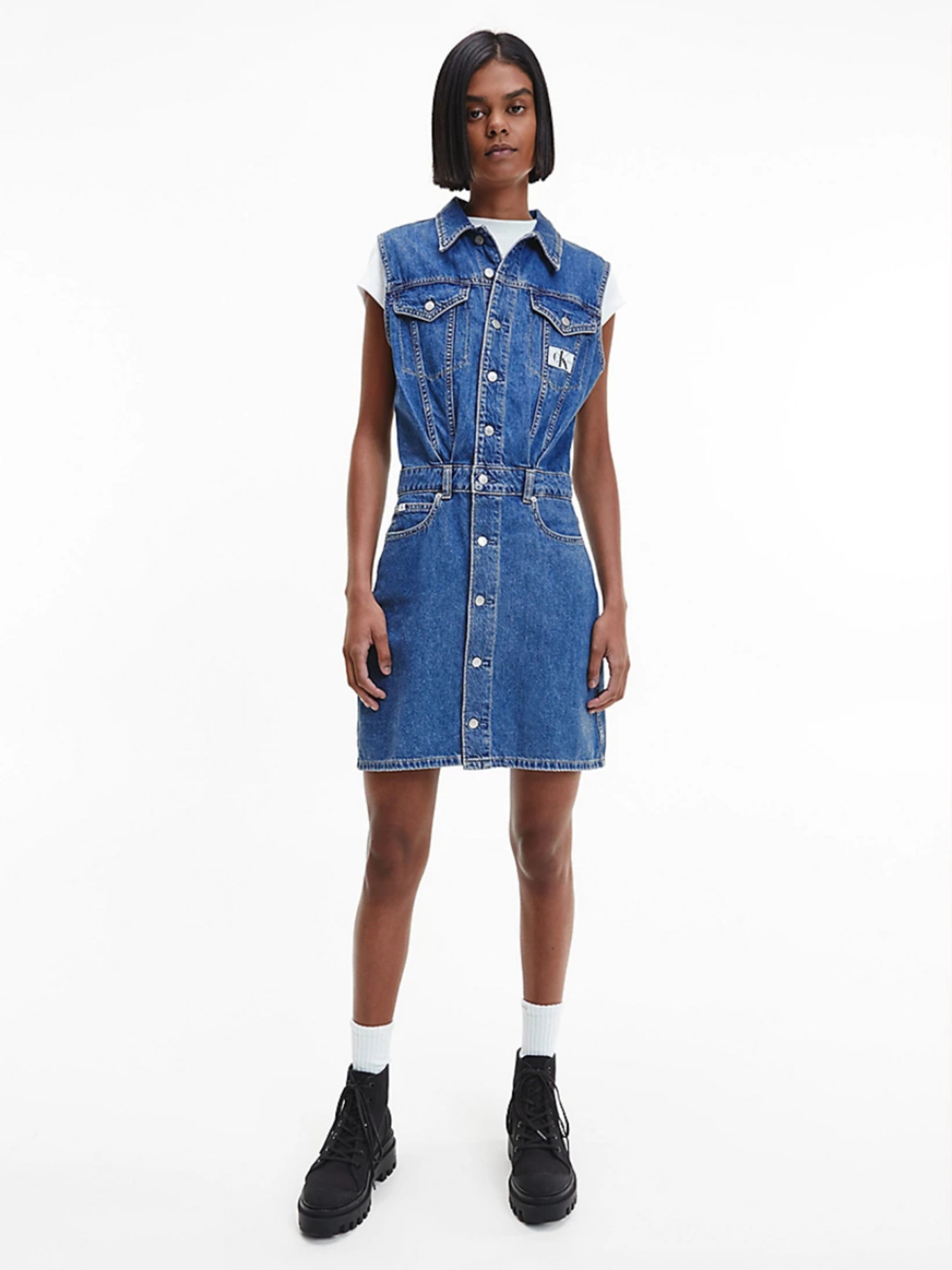 detail Calvin Klein dámské džínové šaty