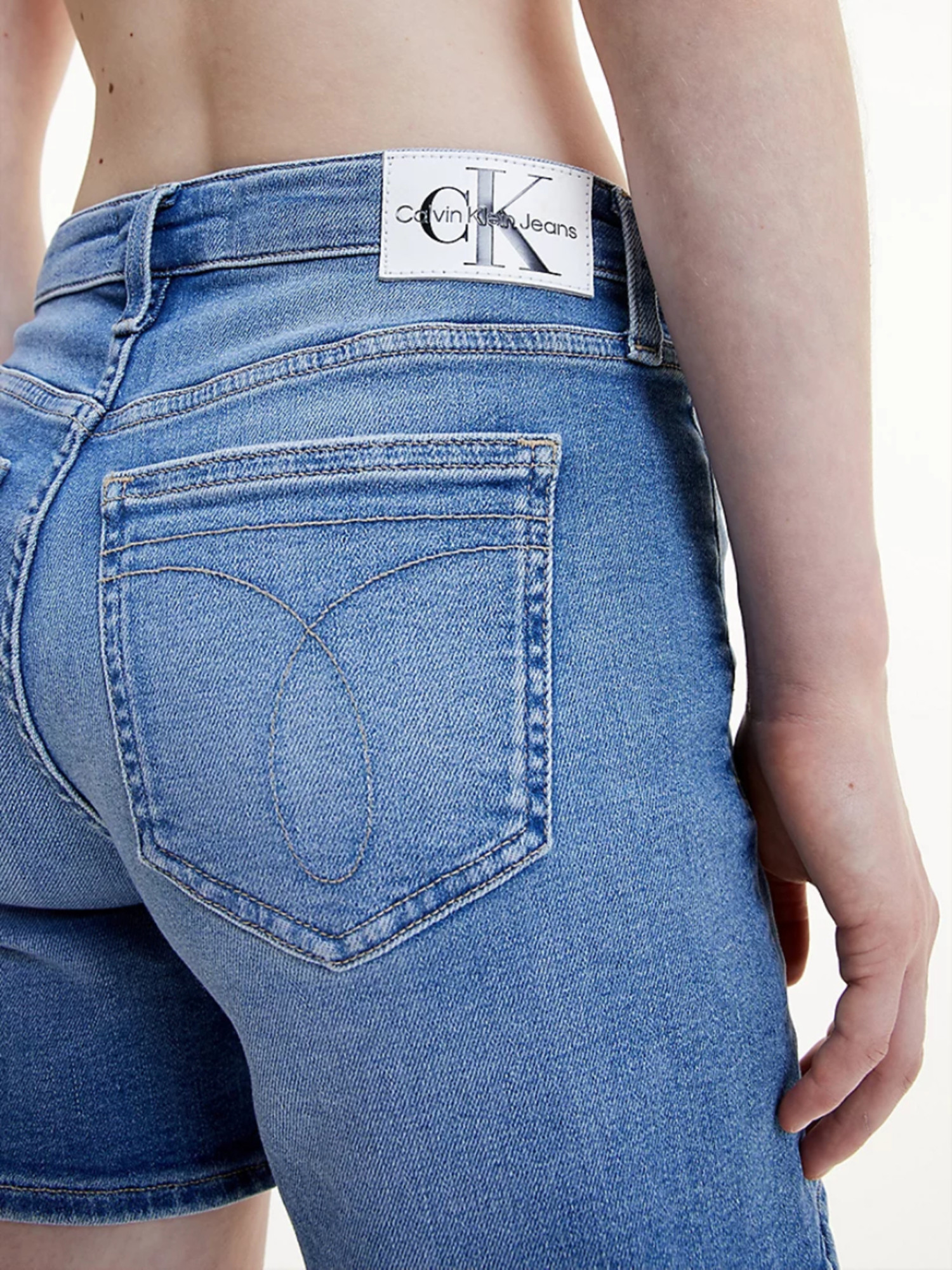 detail Calvin Klein dámské džínové šortky