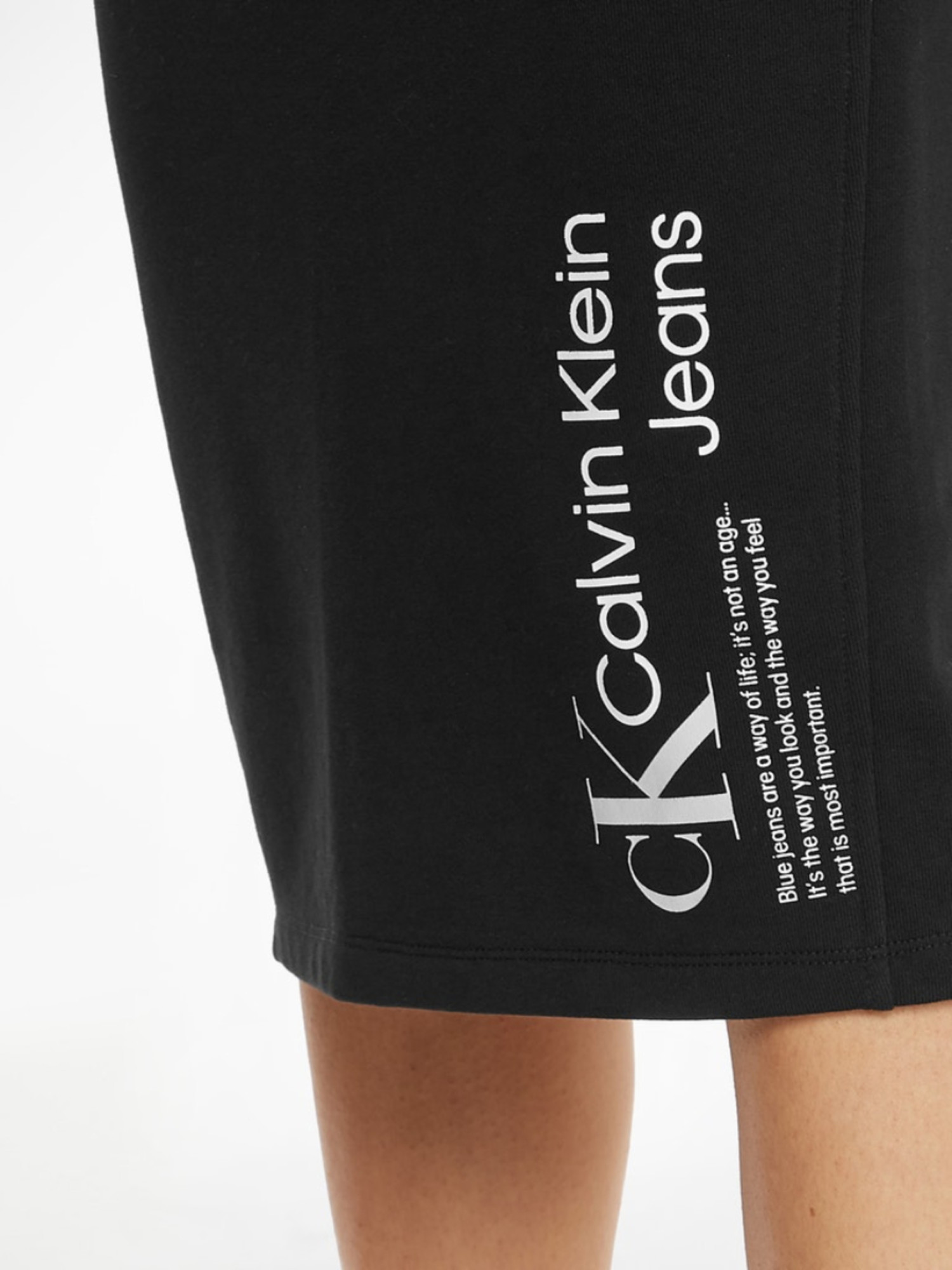 detail Calvin Klein dámská černá sukně