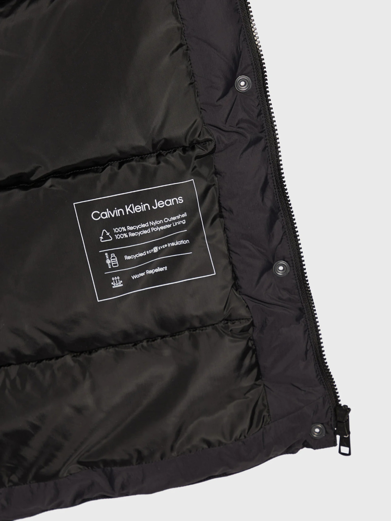 detail Calvin Klein dámská černá vesta
