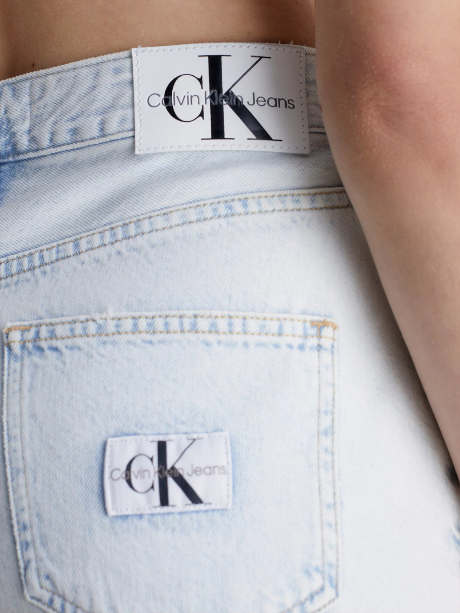 detail Calvin Klein dámská džínová sukně