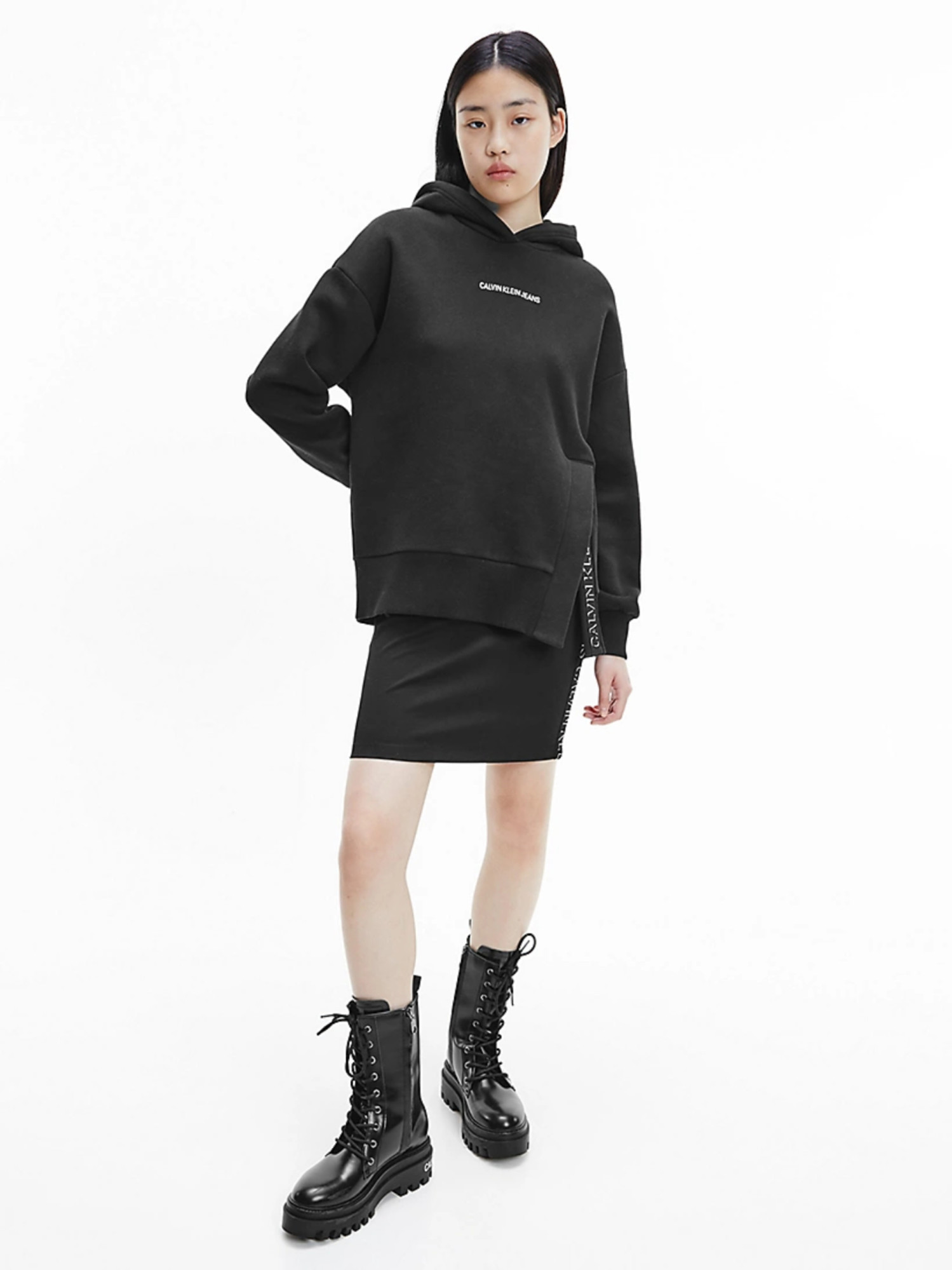 detail Calvin Klein dámská černá mikina