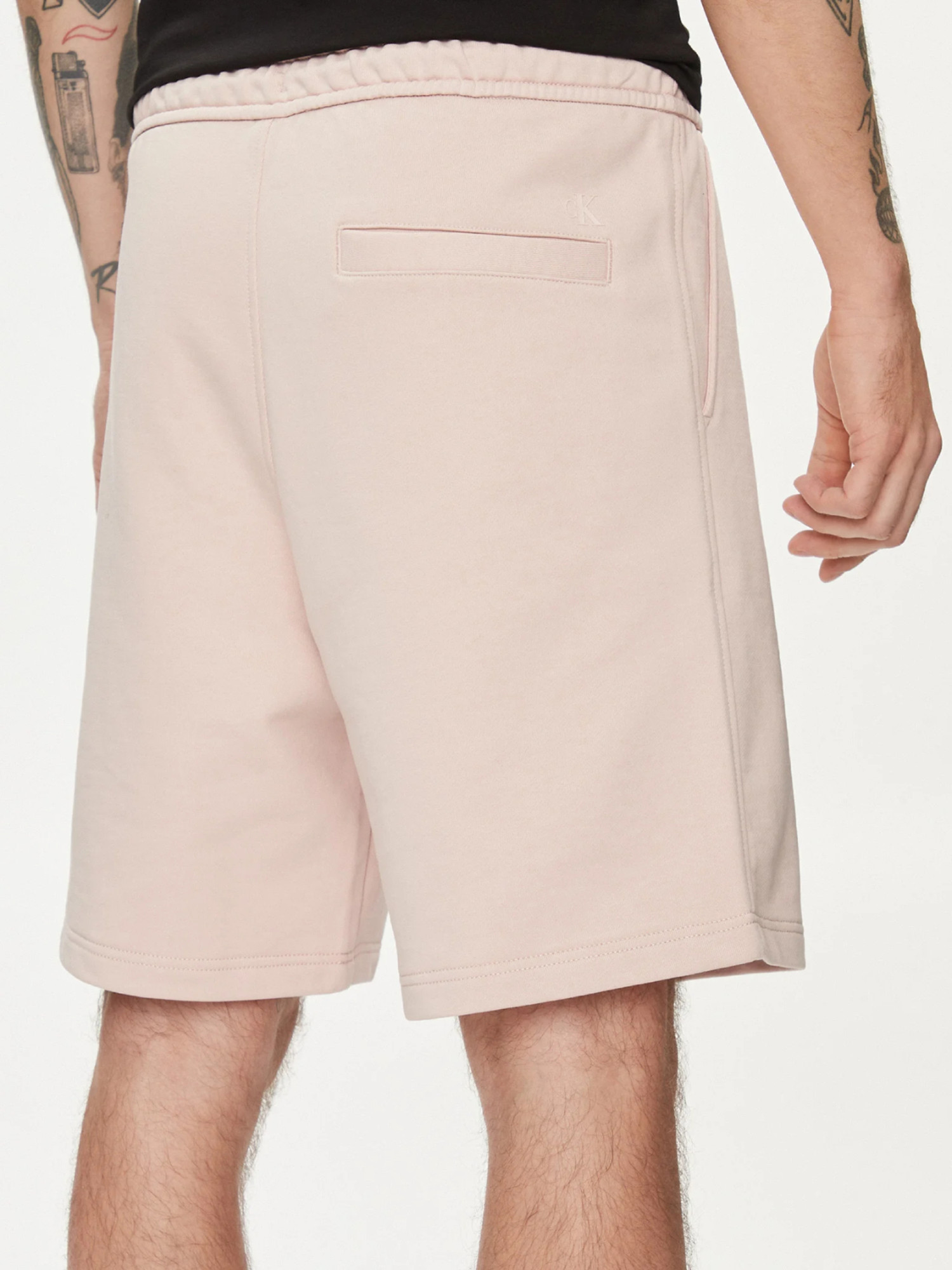 detail Calvin Klein pánské růžové šortky