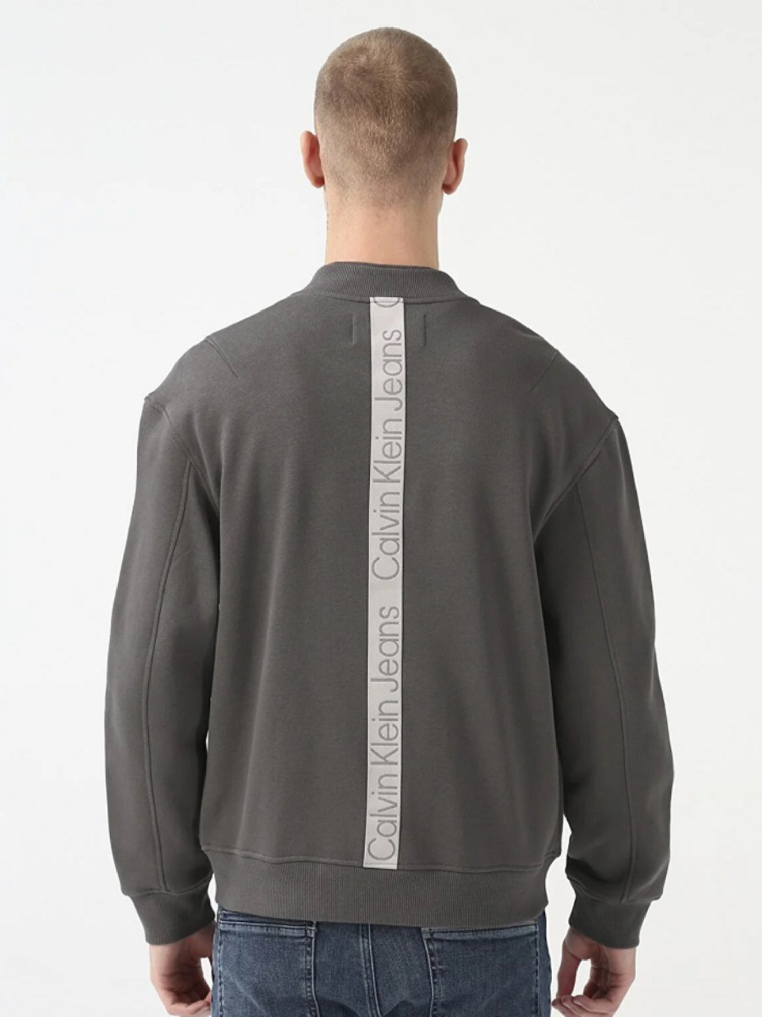 detail Calvin Klein pánská šedá mikina