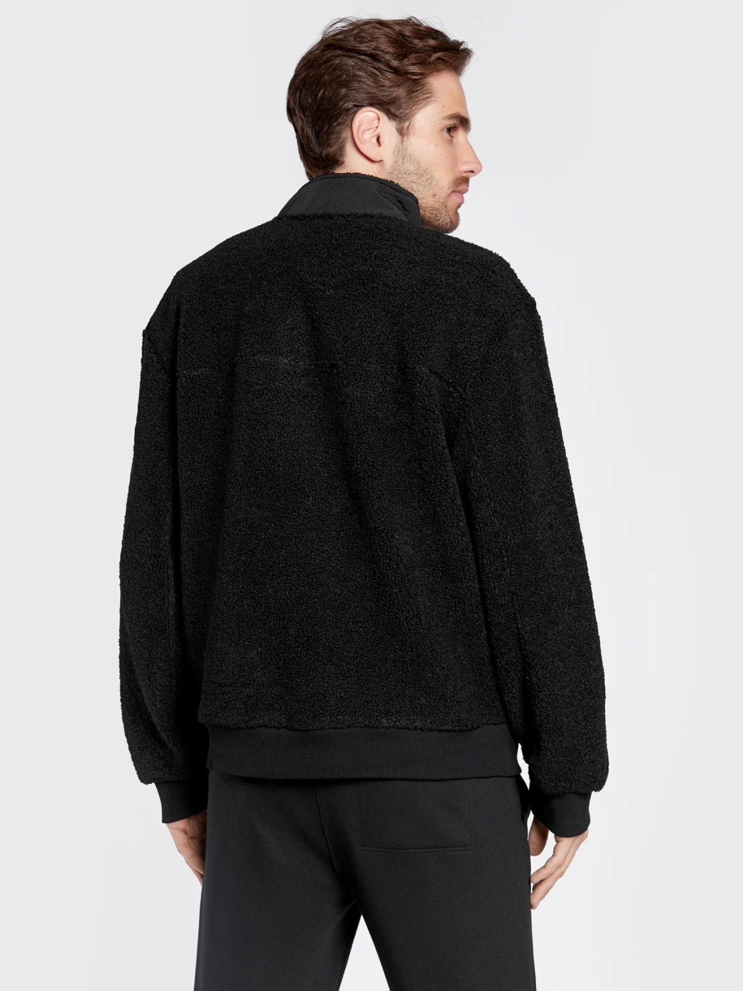 detail Calvin Klein pánská černá mikina